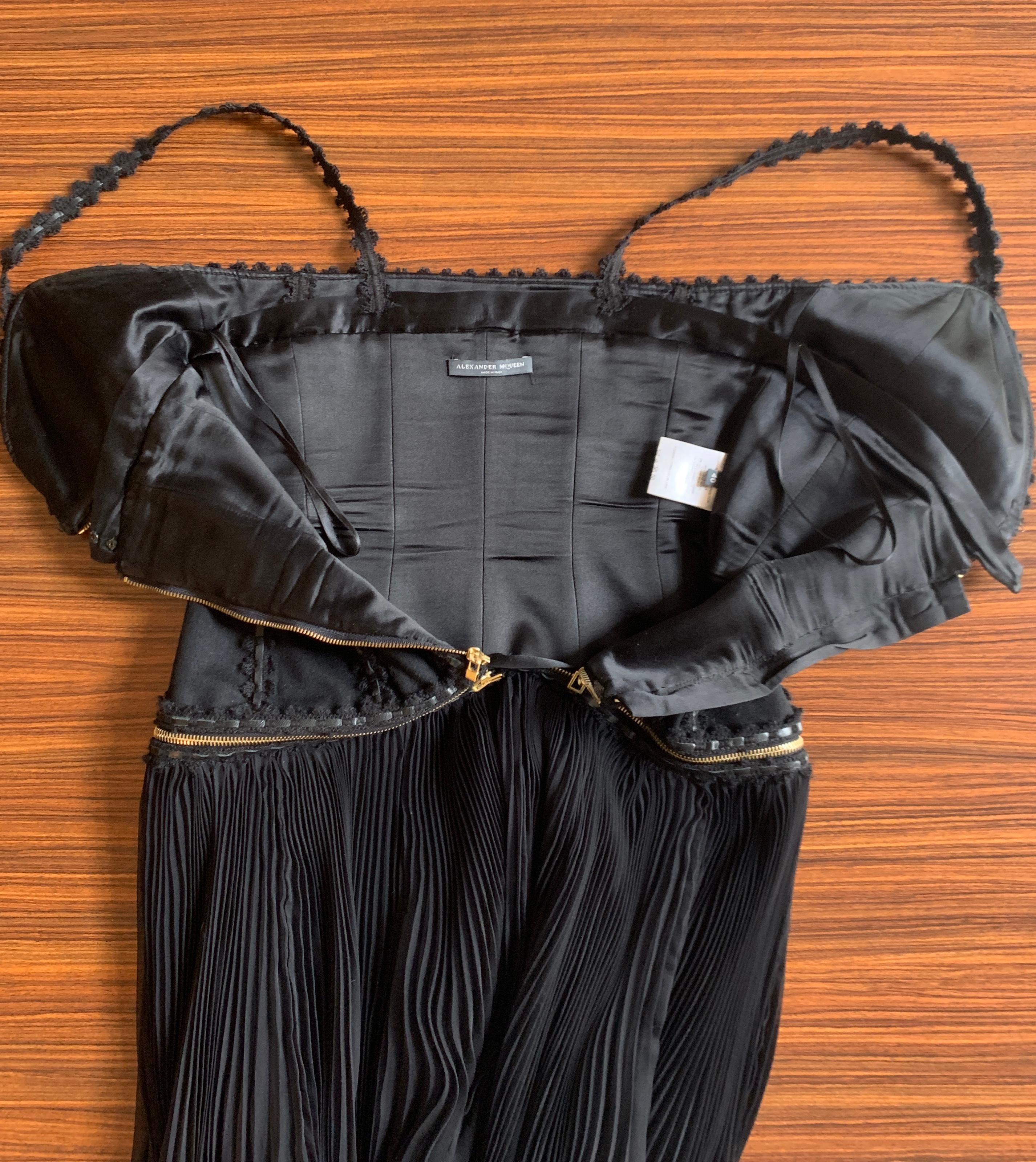 Alexander McQueen 2003 Convertible Lock and Key Dress in Black Wool Silk 4