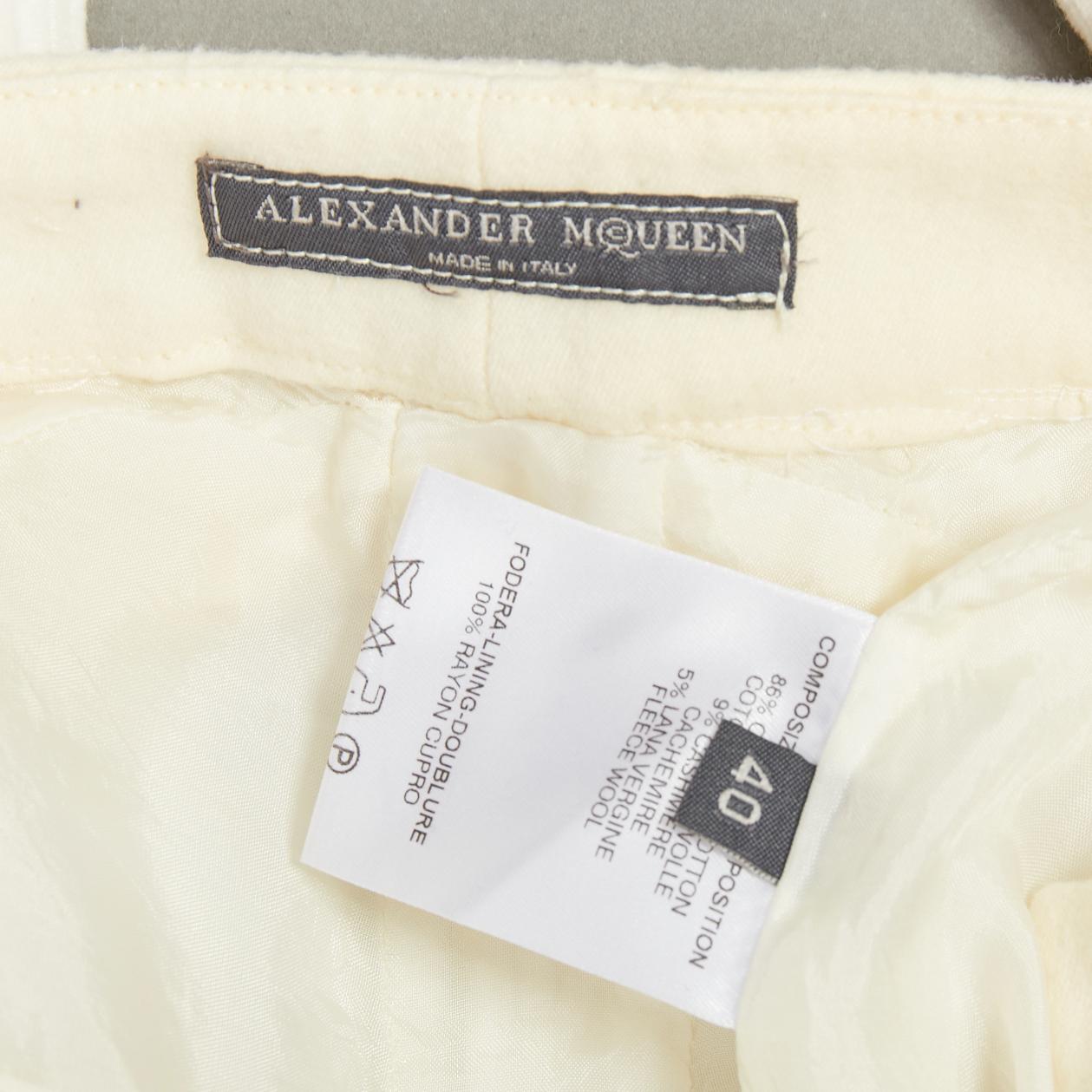 ALEXANDER MCQUEEN 2003 Pantalones acampanados con cremallera lateral en mezcla de algodón crema vintage IT40 S en Excelente estado para la venta en Hong Kong, NT