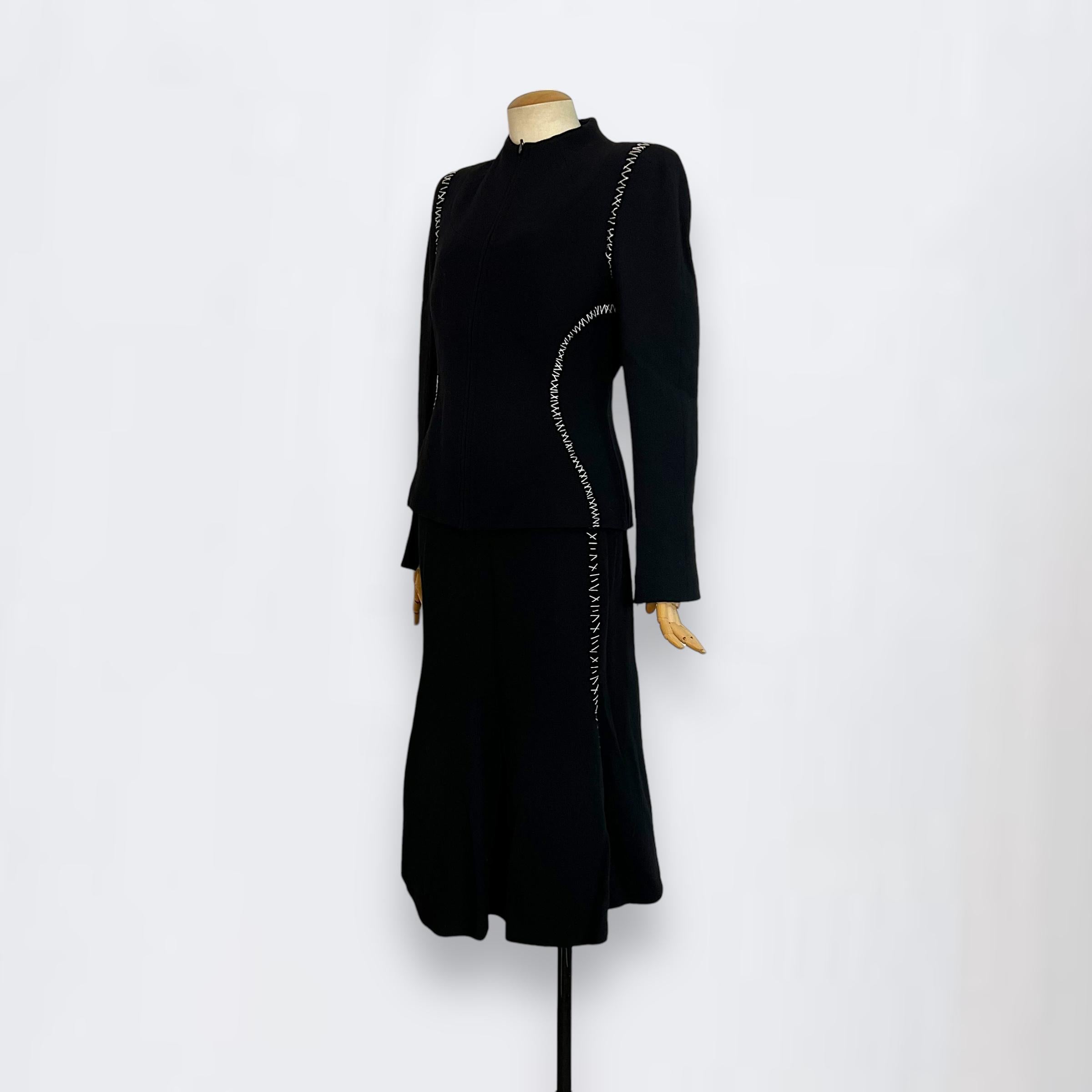 Alexander McQueen 2004 costume noir à points de tailleur en vente 3