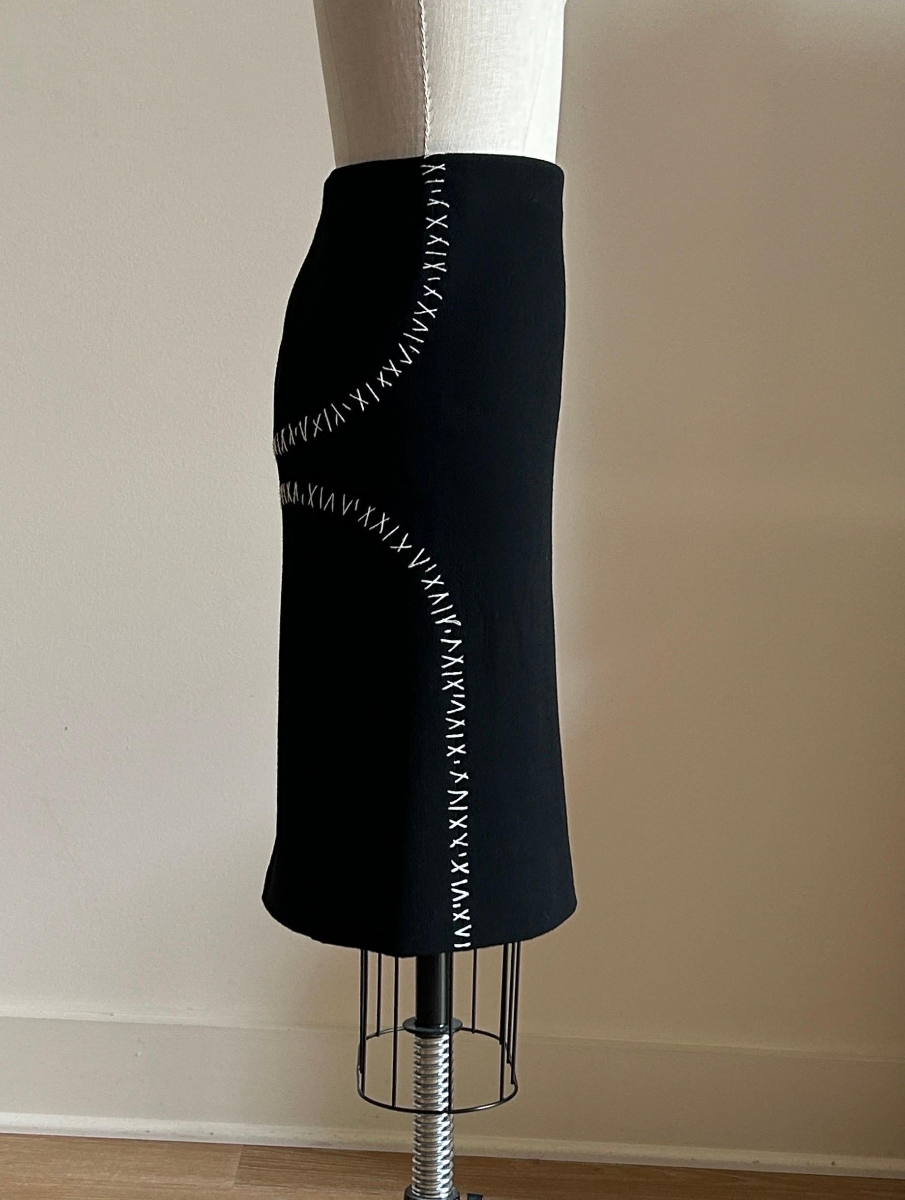 Alexander Mcqueen 2004 Black With White Accent Stitch Pencil Skirt  In Good Condition For Sale In San Francisco, CA