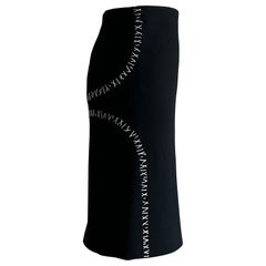 Alexander McQueen 2004 Gonna a tubino nera con accenti bianchi