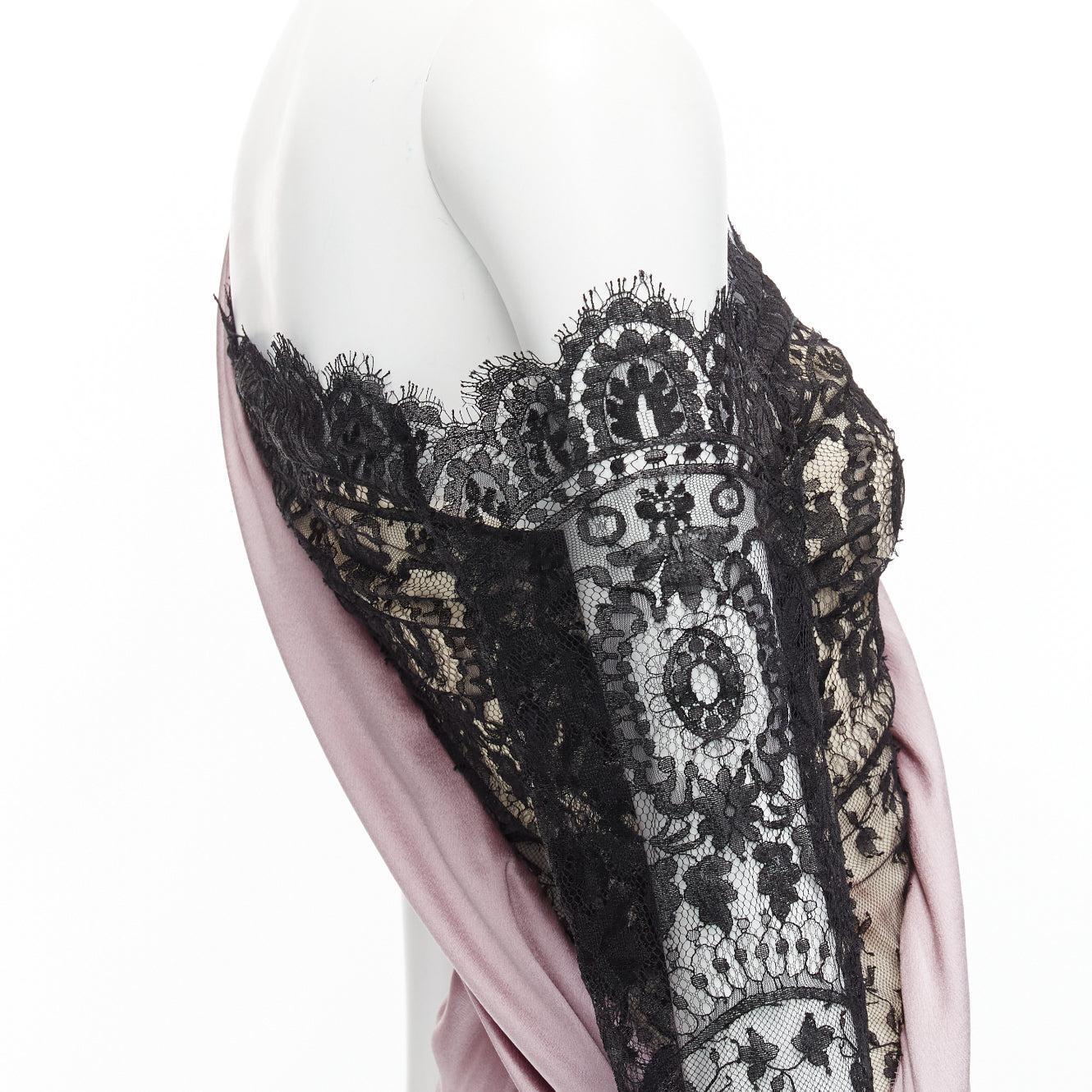 ALEXANDER MCQUEEN 2006 lilac black lace one shoulder bias gown dress IT40 S For Sale 7