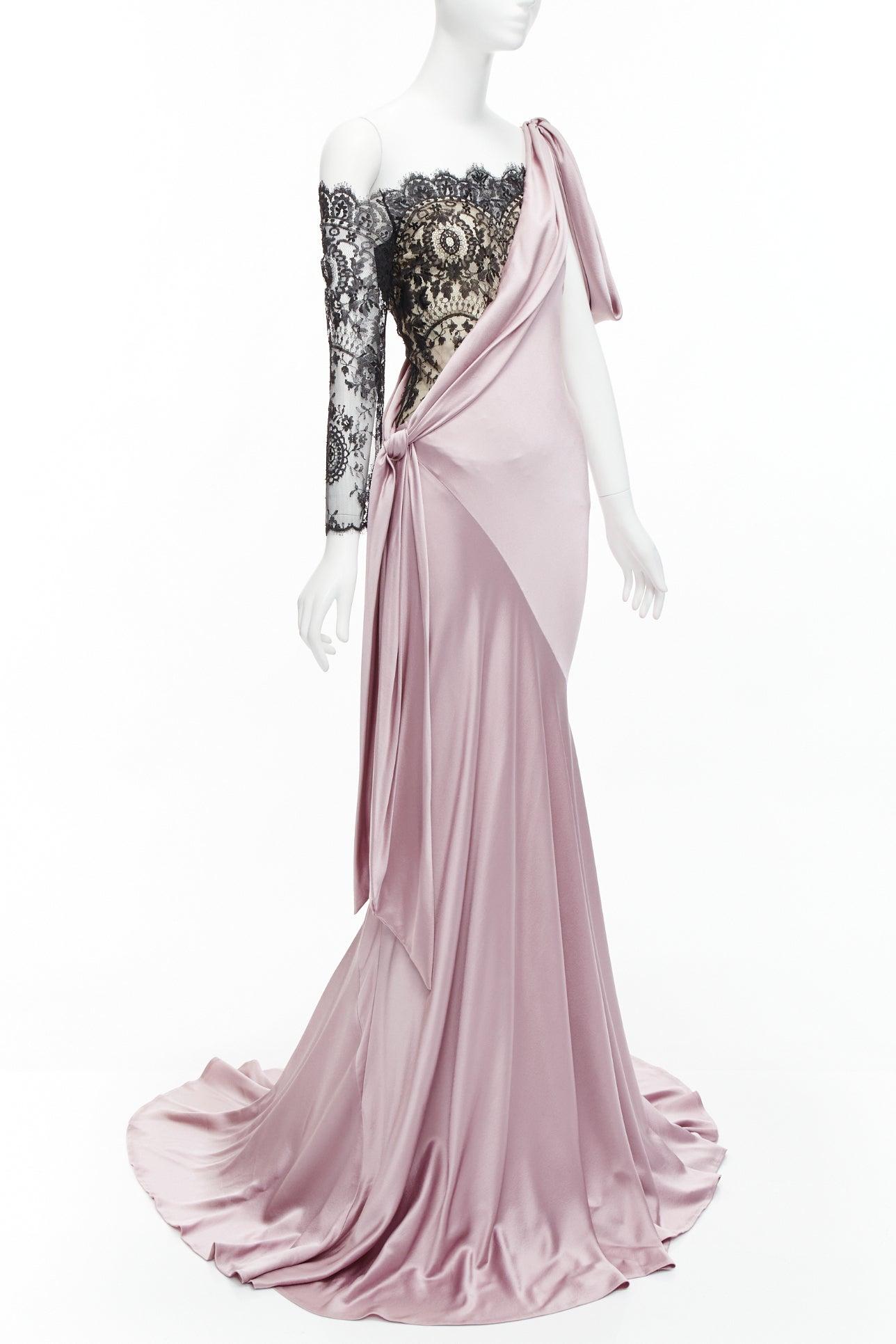 ALEXANDER MCQUEEN 2006 lilac black lace one shoulder bias gown dress IT40 S In New Condition For Sale In Hong Kong, NT