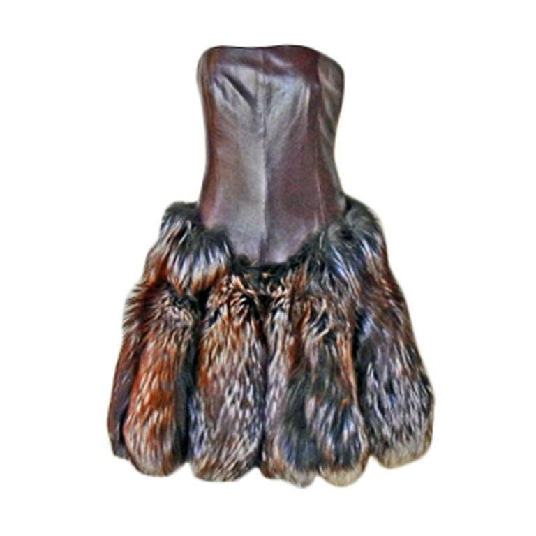 Alexander McQueen - Robe bustier en cuir et fourrure de renard rouge véritable 2007   NEUVE ! en vente 2