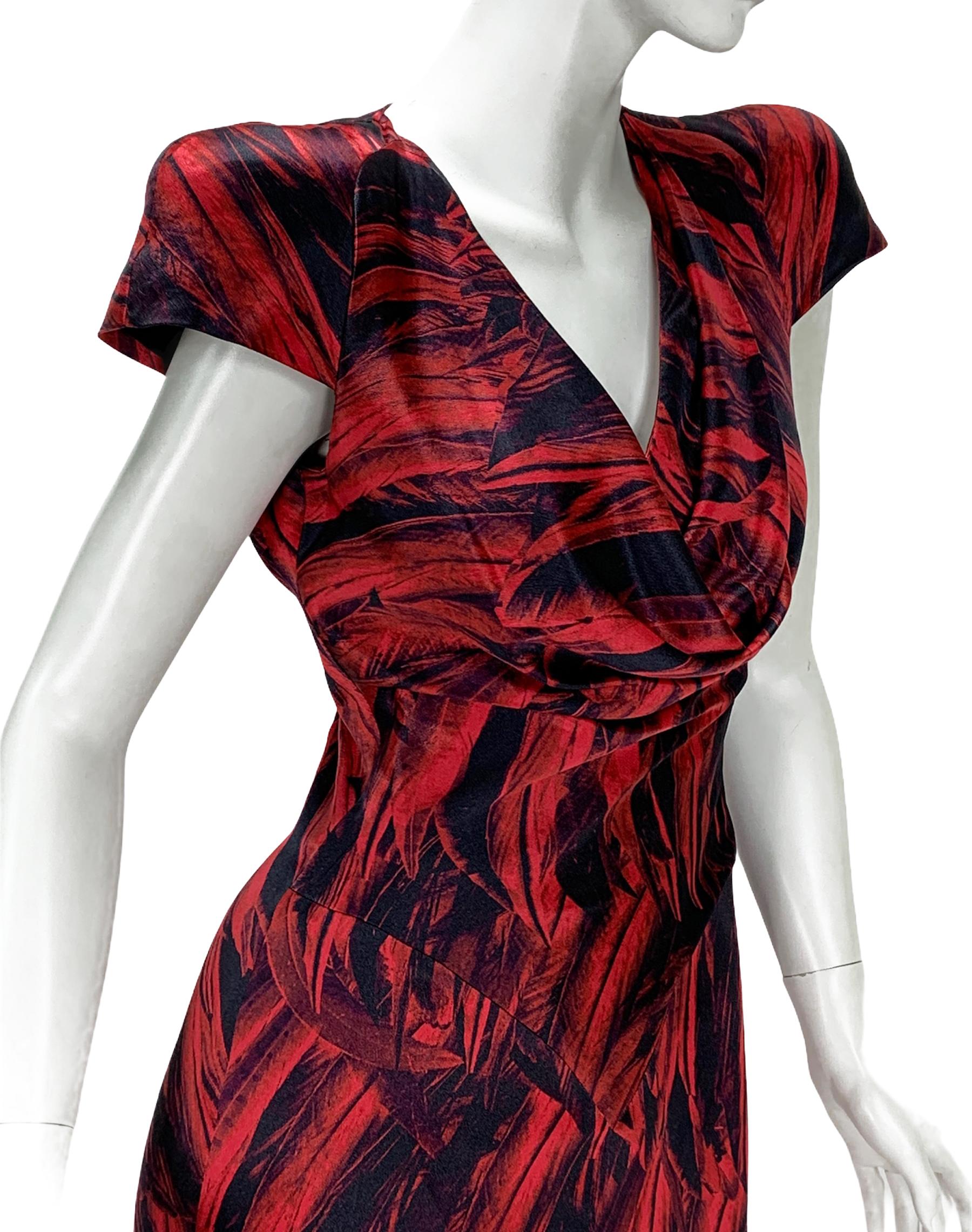 Alexander McQueen, collezione 2009, abito in seta con stampa di piume rosso e nero It 42  US 6 2