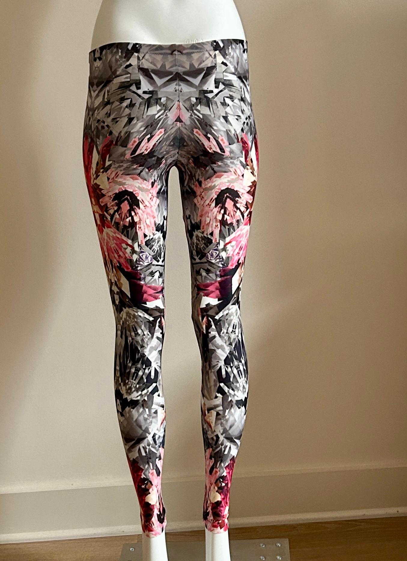 Alexander McQueen 2009 Pink and Grey Crystal Kaleidoscope Print Legging Leggings In Excellent Condition For Sale In San Francisco, CA