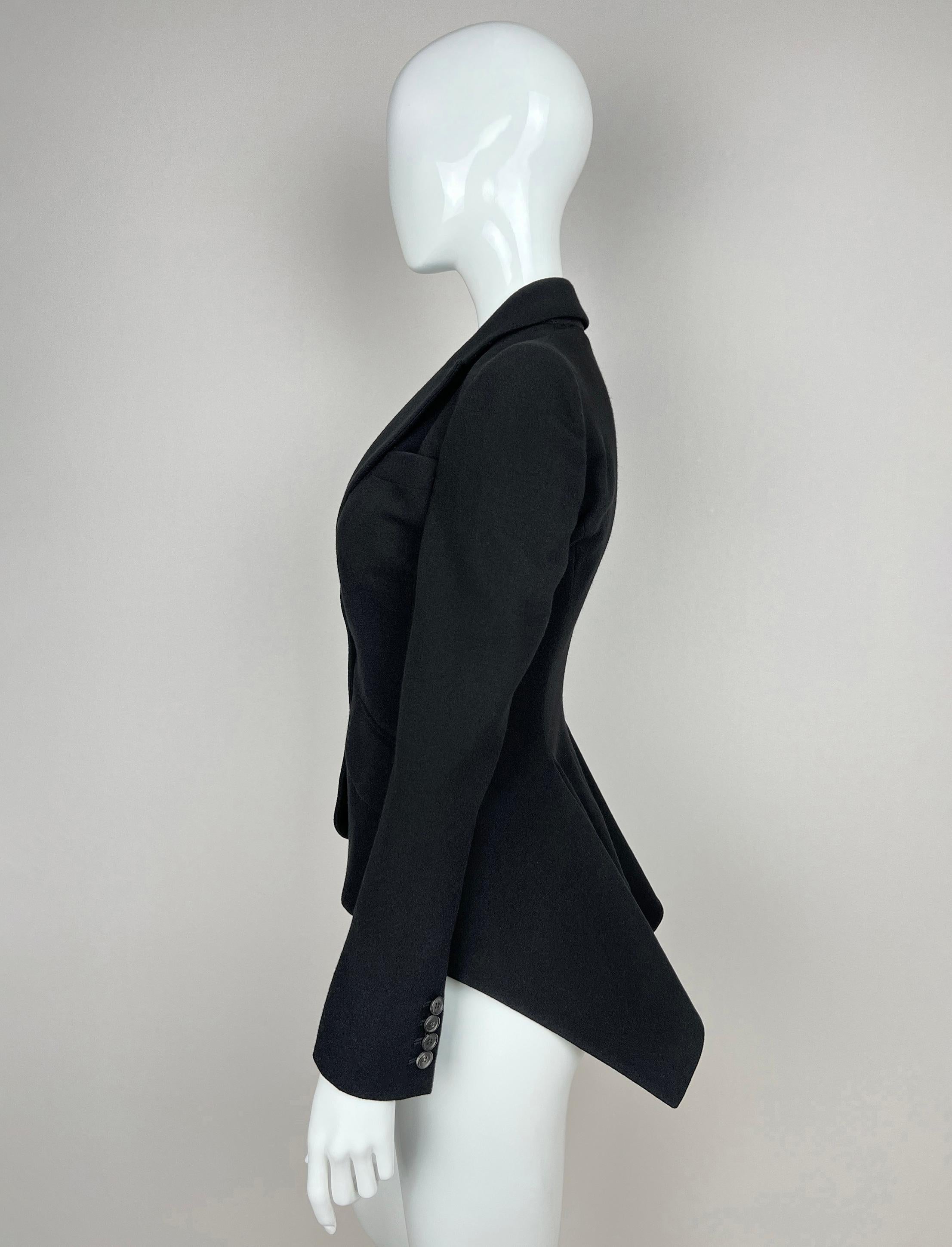 Alexander McQueen 2009 Pre-Fall fitted tail blazer jacket For Sale 9