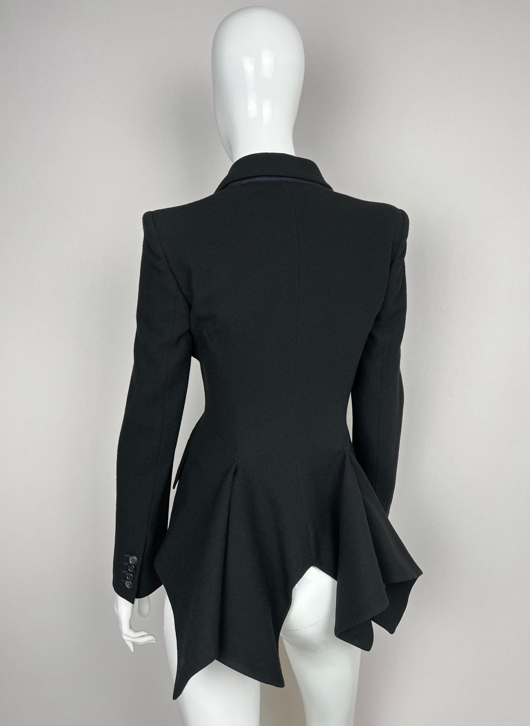 Alexander McQueen 2009 Pre-Fall fitted tail blazer jacket For Sale 10