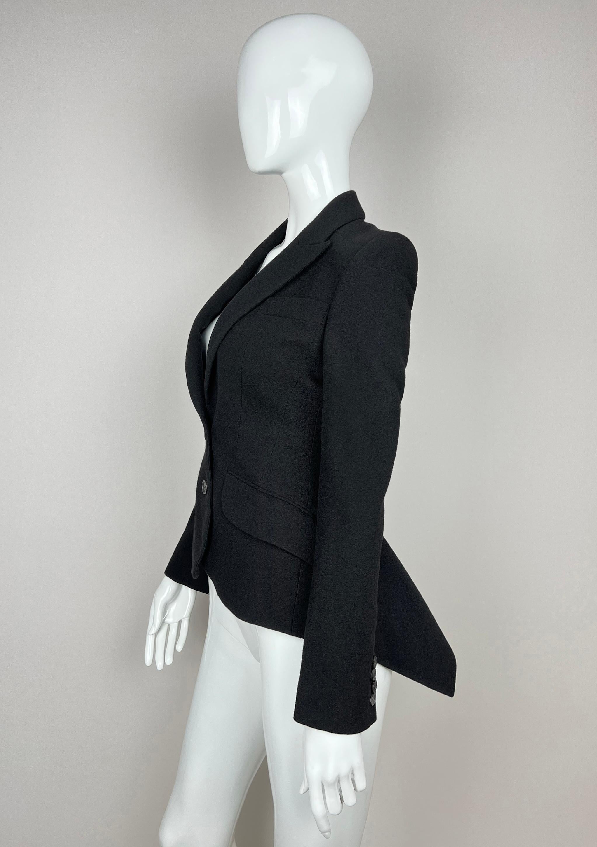 Alexander McQueen 2009 Pre-Fall fitted tail blazer jacket For Sale 12