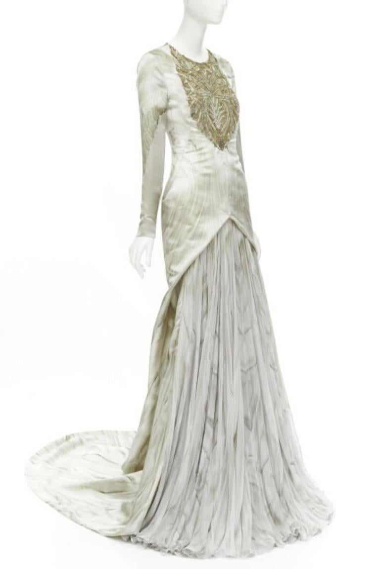 ALEXANDER MCQUEEN 2010 Angels Demons embellished chiffon skirt gown IT40 S
Reference: TGAS/C00389
Brand: Alexander McQueen
Designer: Lee Alexander McQueen
Collection: Fall Winter 2010 Angels and Demons - Runway
Material: Silk
Color: Grey
Pattern: