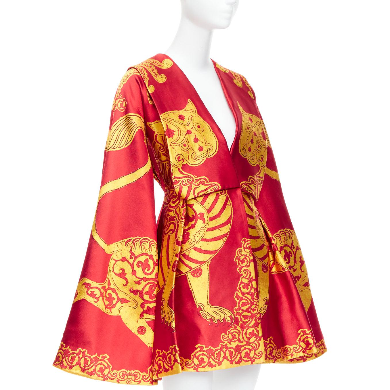 ALEXANDER MCQUEEN 2010 Angels Demons Runway red gold jacquard kimono dress IT38 In Excellent Condition In Hong Kong, NT