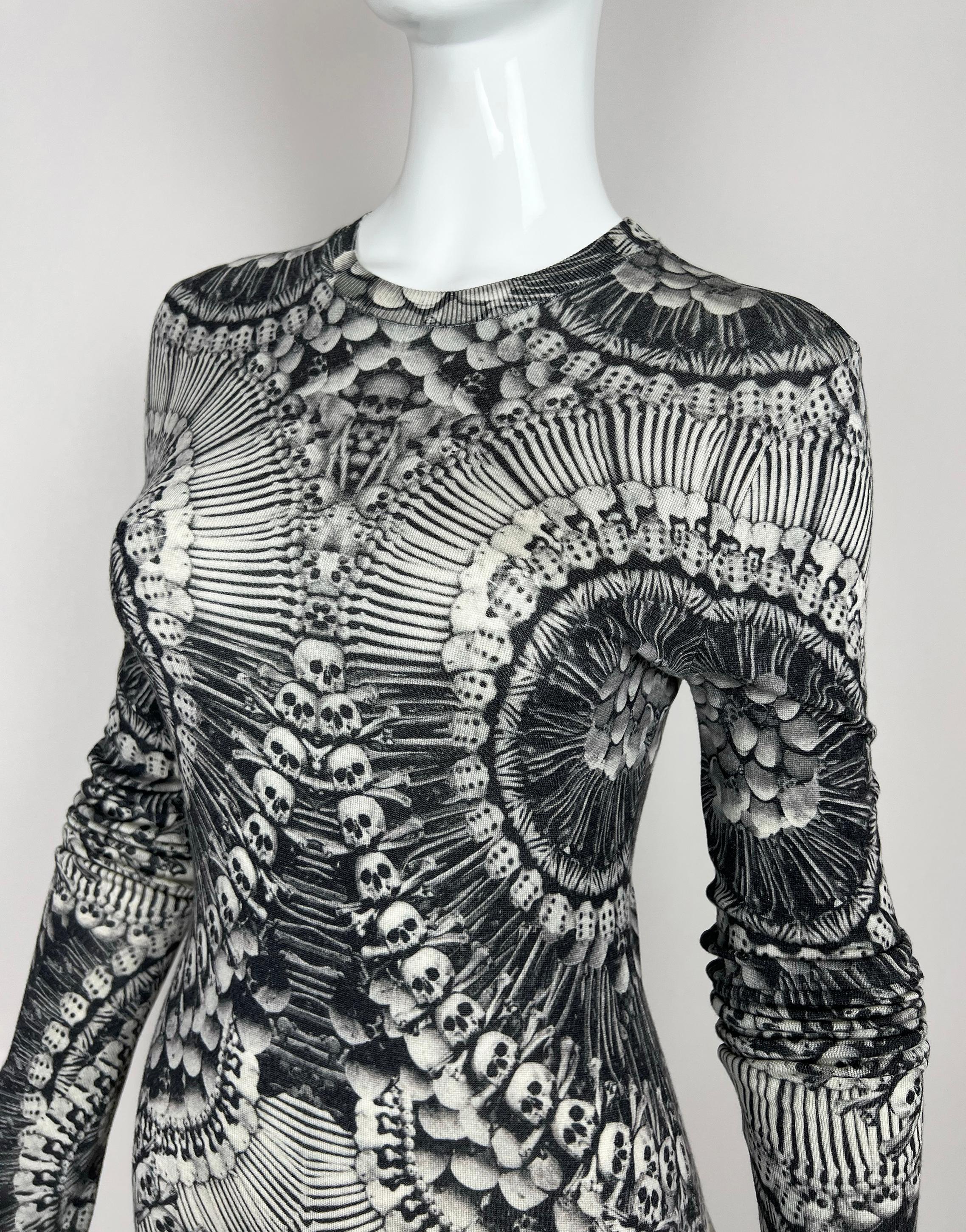 Alexander McQueen 2010 catacombs Black Skull Print Wool Blend Long Sleeve Dress For Sale 12
