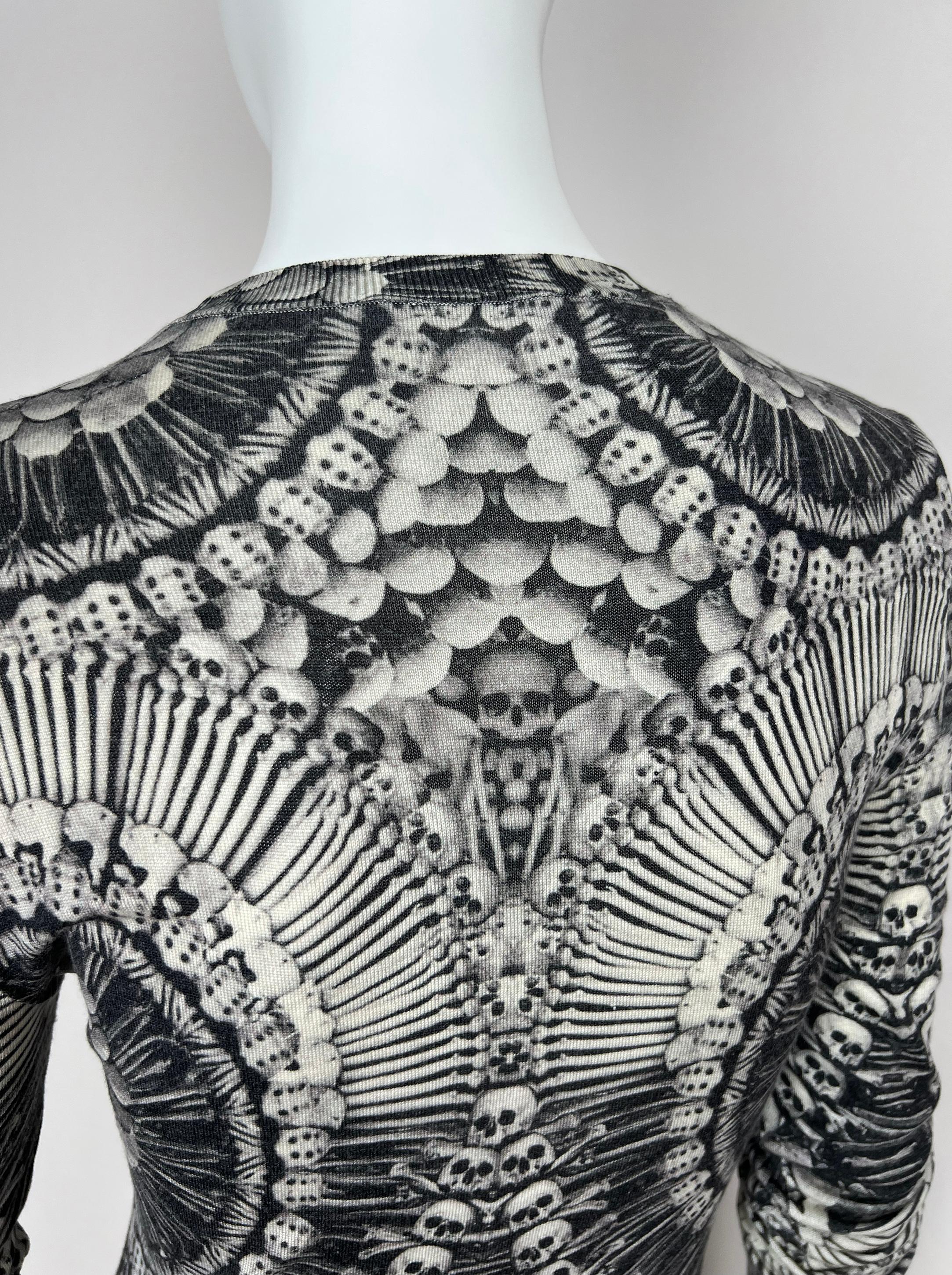 Alexander McQueen 2010 catacombs Black Skull Print Wool Blend Long Sleeve Dress For Sale 15