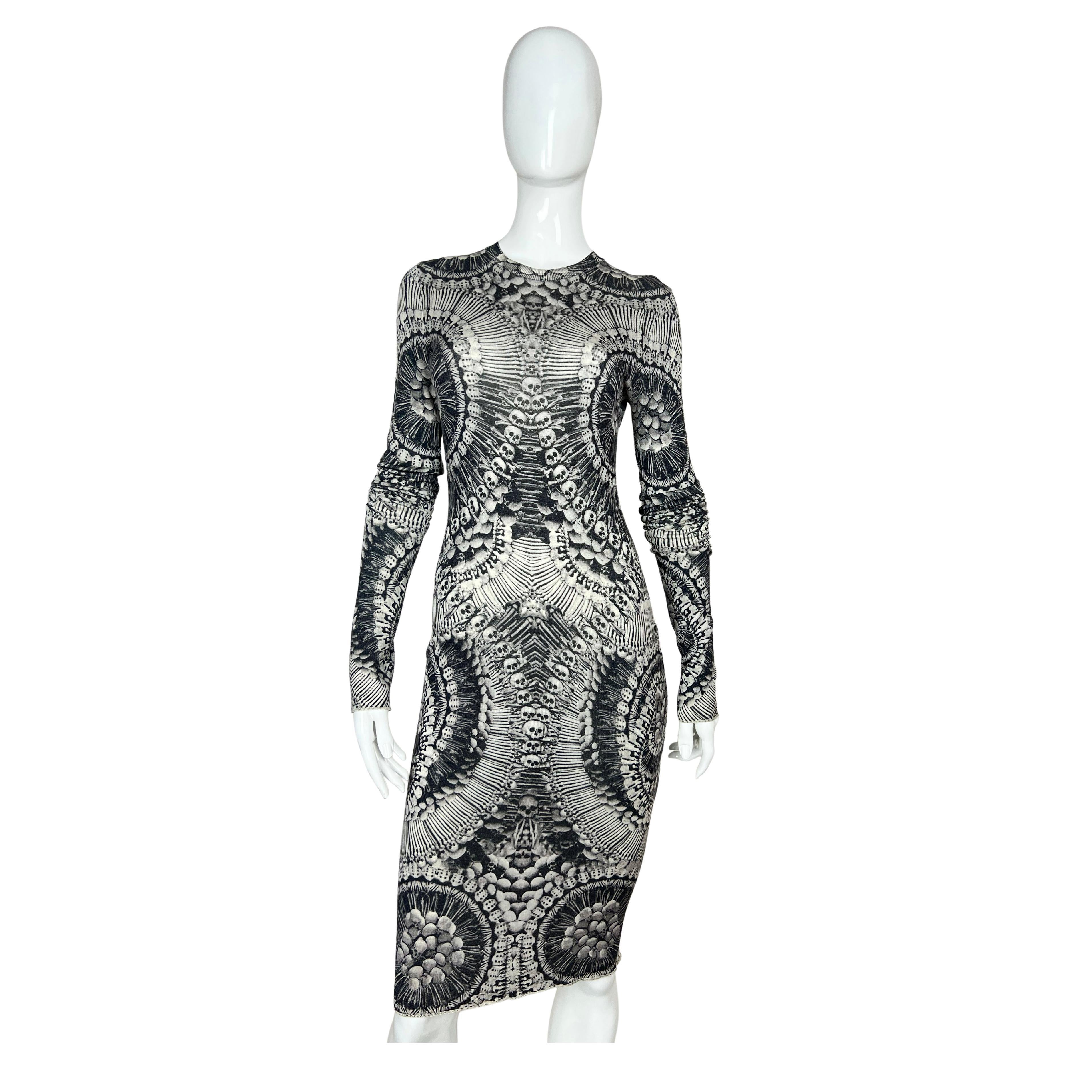 Alexander McQueen 2010 catacombs Black Skull Print Wool Blend Long Sleeve Dress For Sale