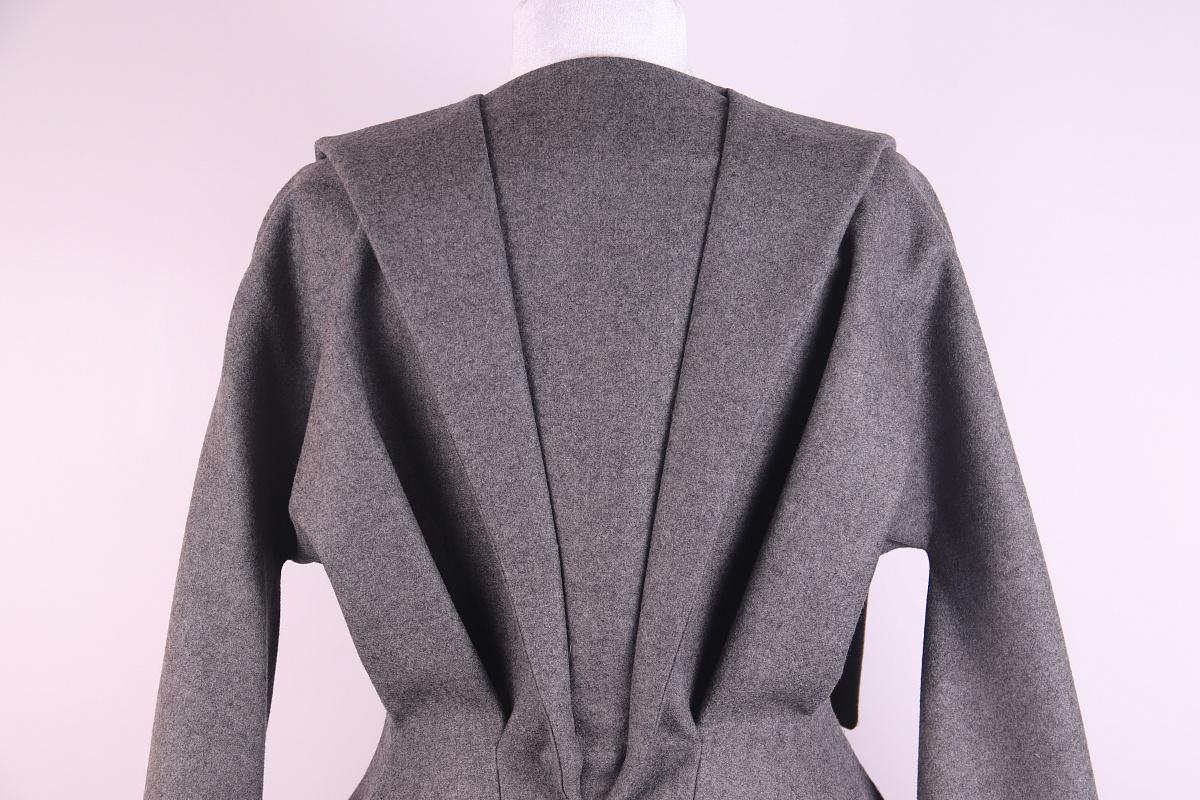 Donna Alexander McQueen 2010 Cappotto in lana grigio in vendita
