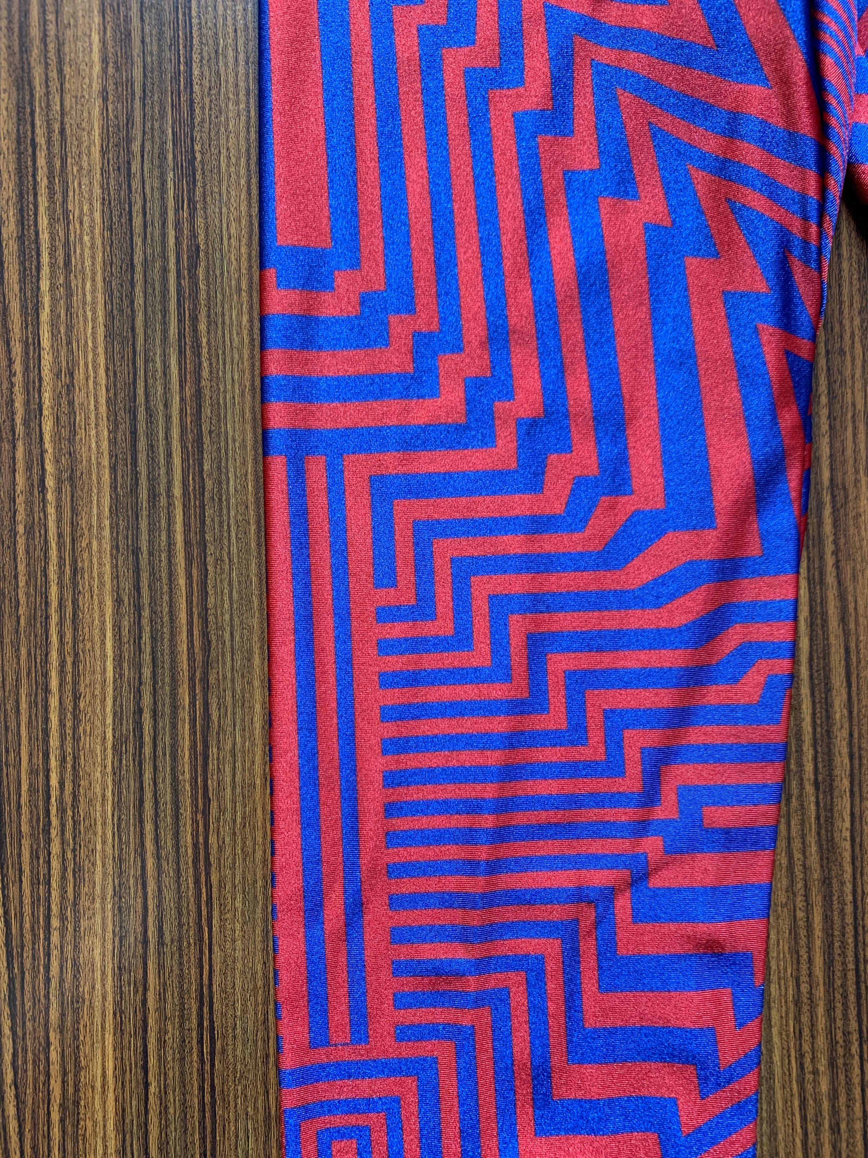 Alexander McQueen 2010 Red and Blue Geometric Print Legging Leggings In Good Condition For Sale In San Francisco, CA