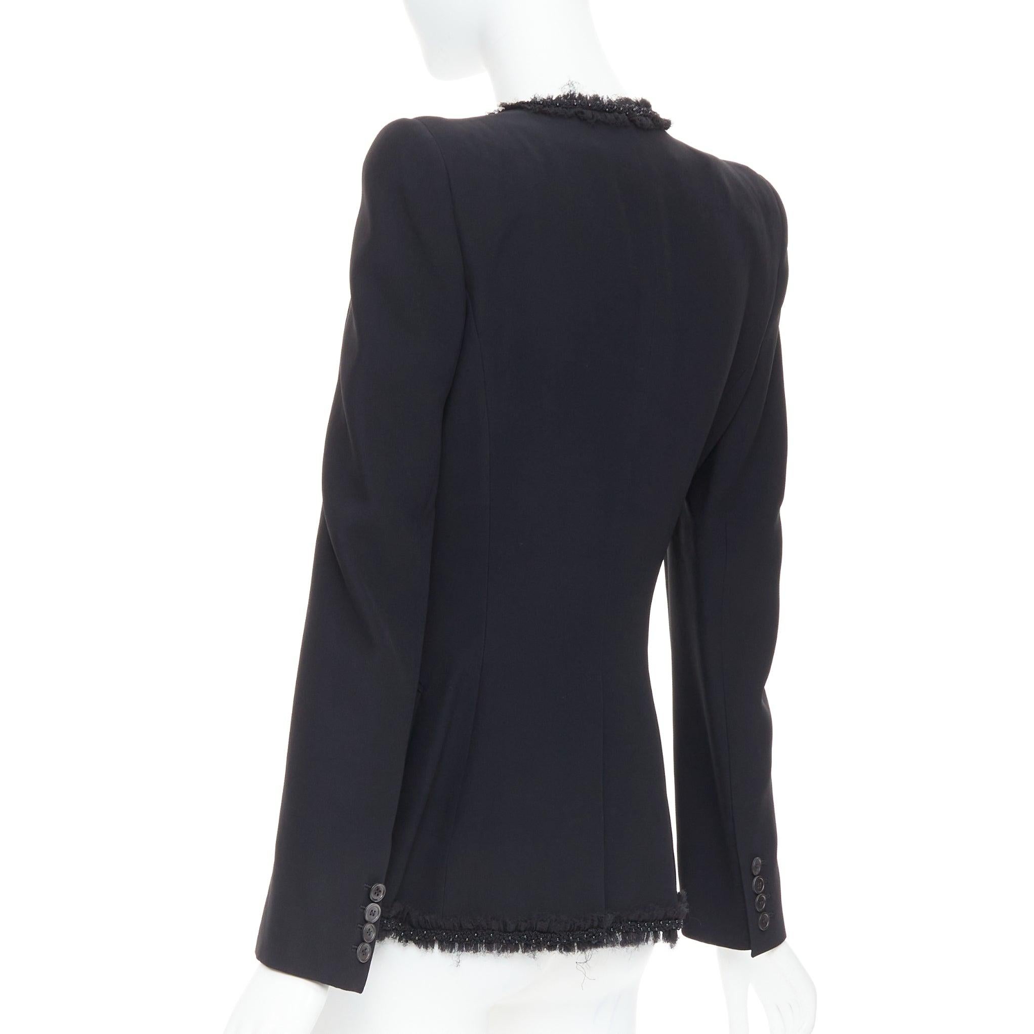 ALEXANDER MCQUEEN 2011 Perlen ausgefranste Blazerjacke mit Rüschenkragenbesatz IT40 S im Angebot 1