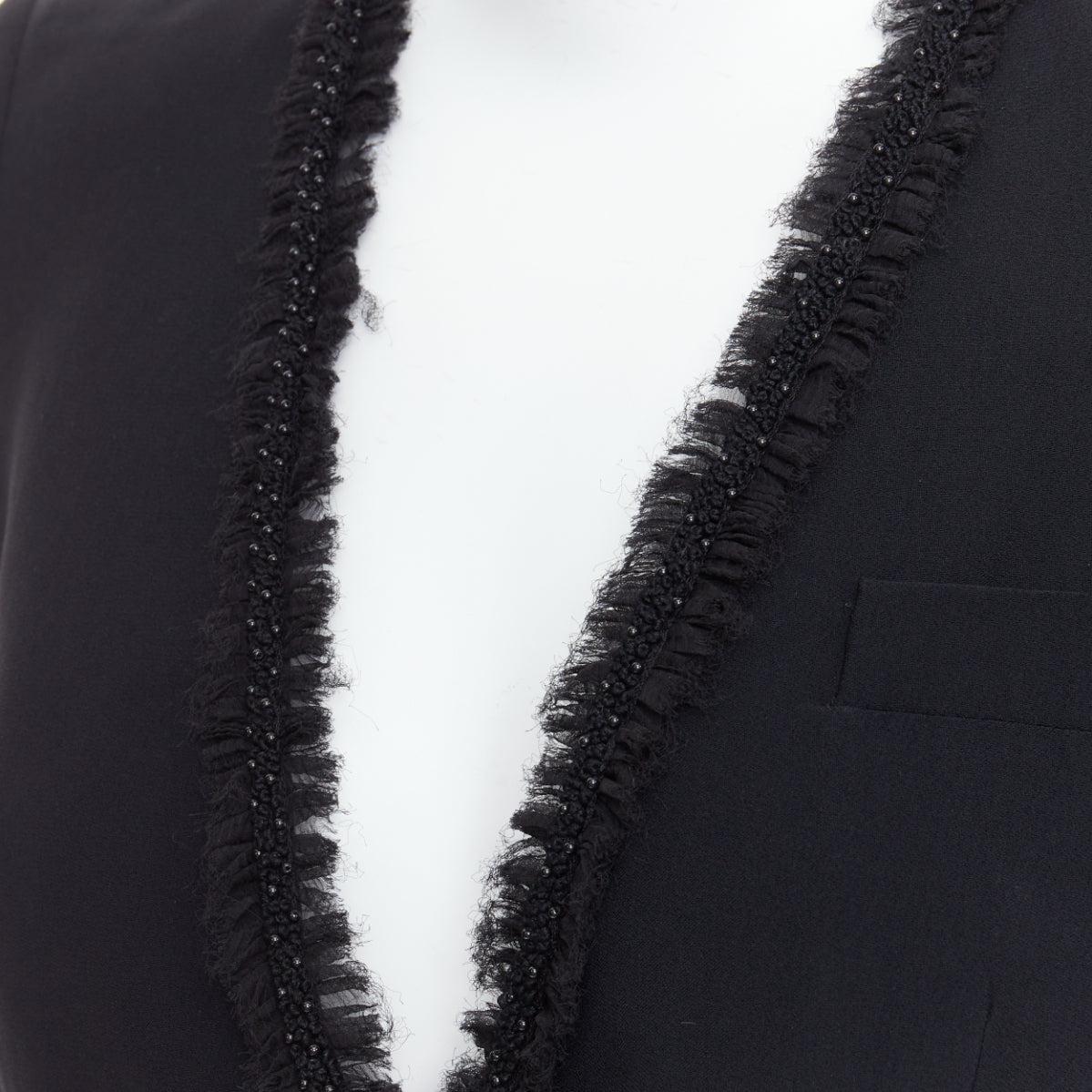 ALEXANDER MCQUEEN 2011 Perlen ausgefranste Blazerjacke mit Rüschenkragenbesatz IT40 S im Angebot 2