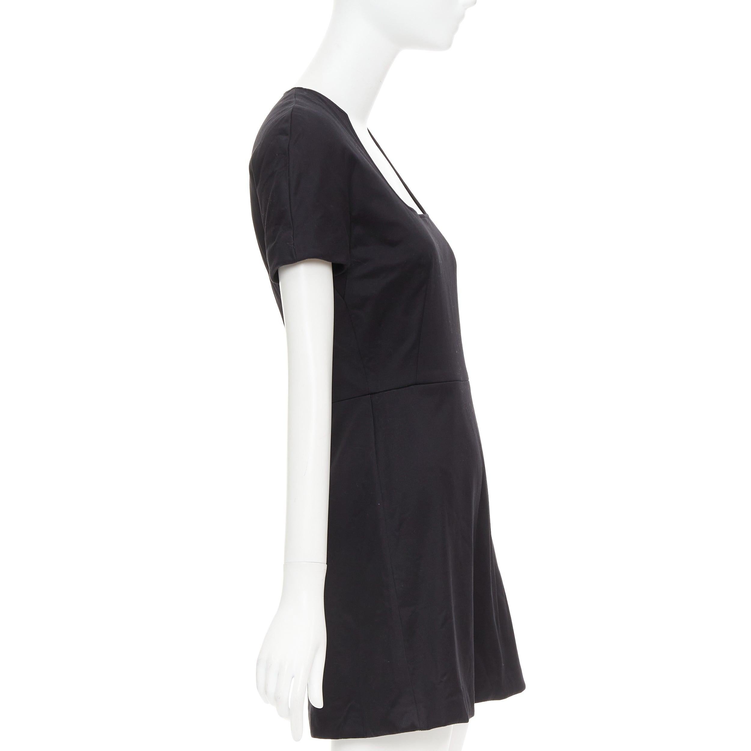 ALEXANDER MCQUEEN 2013 mini vestido negro de algodón con cuello redondo y manga corta IT40 S en Bueno estado para la venta en Hong Kong, NT