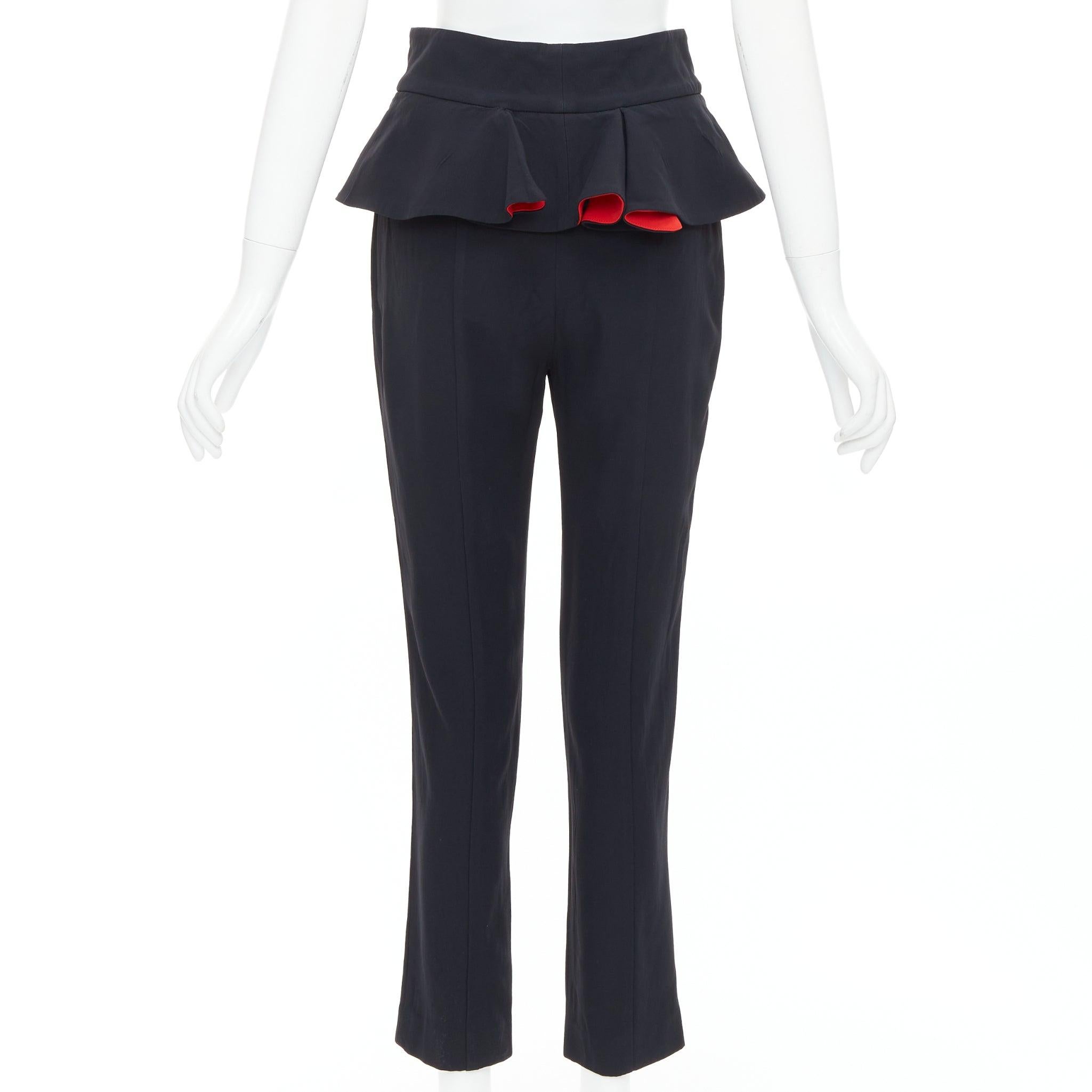 Pantalon court ALEXANDER MCQUEEN 2013 avec doublure rouge noire et péplum IT40 S Pour femmes en vente