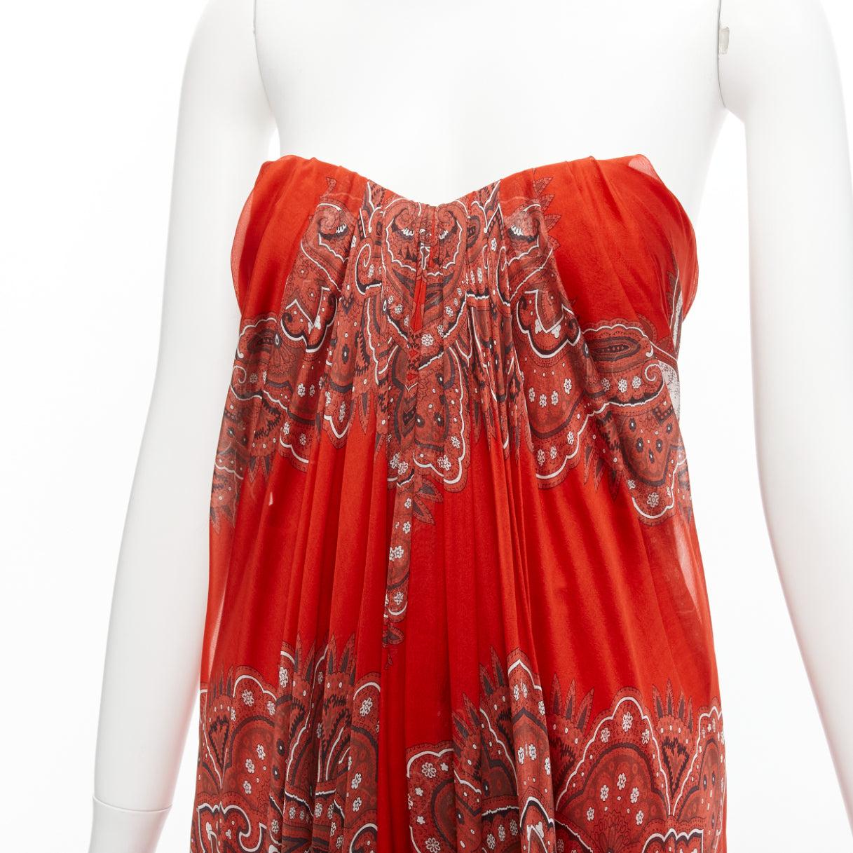 ALEXANDER MCQUEEN 2016 red 100% silk paisley strapless flowy maxi gown IT36 XXS
Reference: LNKO/A02273
Brand: Alexander McQueen
Collection: 2016
Material: Silk
Color: Red
Pattern: Paisley
Closure: Zip
Lining: Nude Fabric
Extra Details: Back zip.
