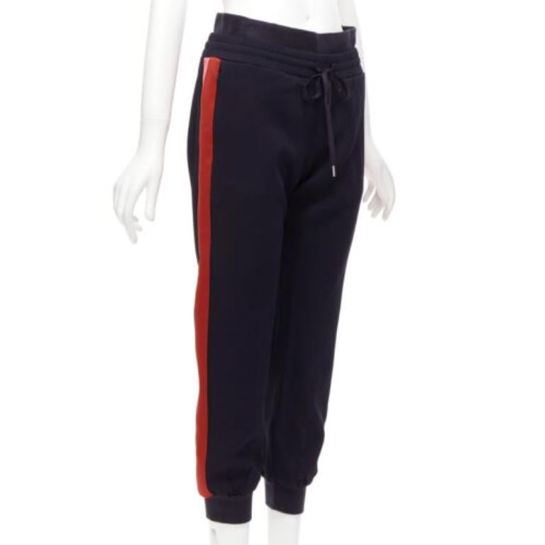 ALEXANDER MCQUEEN 2017 rose marine rouge à double ceinture IT38 XS
Référence : NKLL/A00055
Marque : Alexander McQueen
Designer : Sarah Burton
Collection : 2017
MATERIAL : Viscose, mélange
Couleur : bleu marine, rose
Motif : Solide
Fermeture :