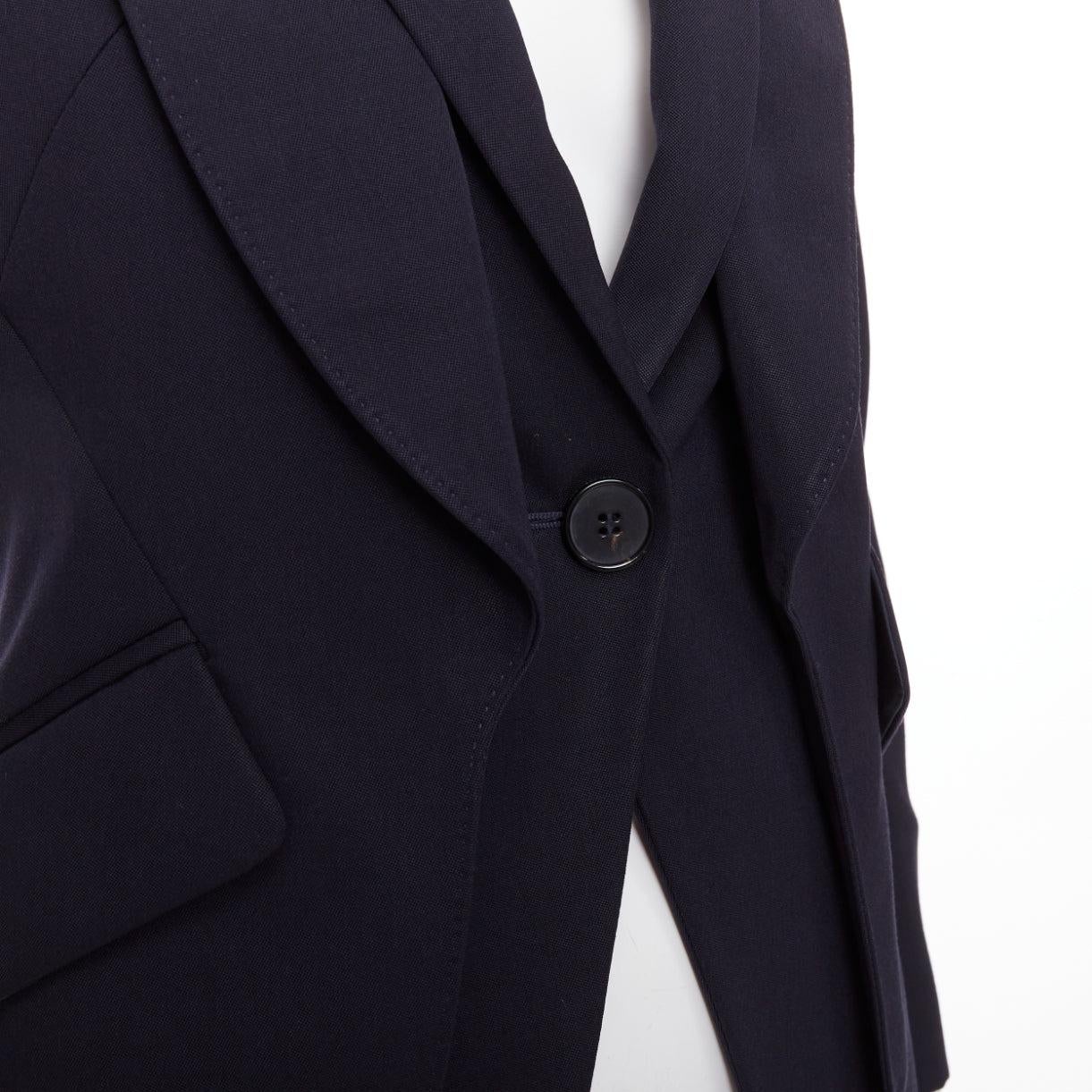 ALEXANDER MCQUEEN 2017 navy wool layered double collar blazer jacket IT38 XS
Reference: TGAS/F00153
Brand: Alexander McQueen
Designer: Lee Alexander McQueen
Collection: 2017
Material: Virgin Wool
Color: Navy
Pattern: Solid
Closure: Button
Lining: