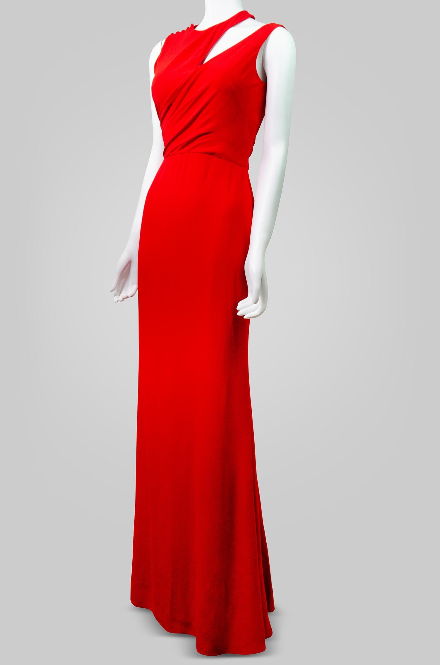 ALEXANDER MCQUEEN 2018 Red Cut-Out Gown XS In Excellent Condition For Sale In Berlin, BE