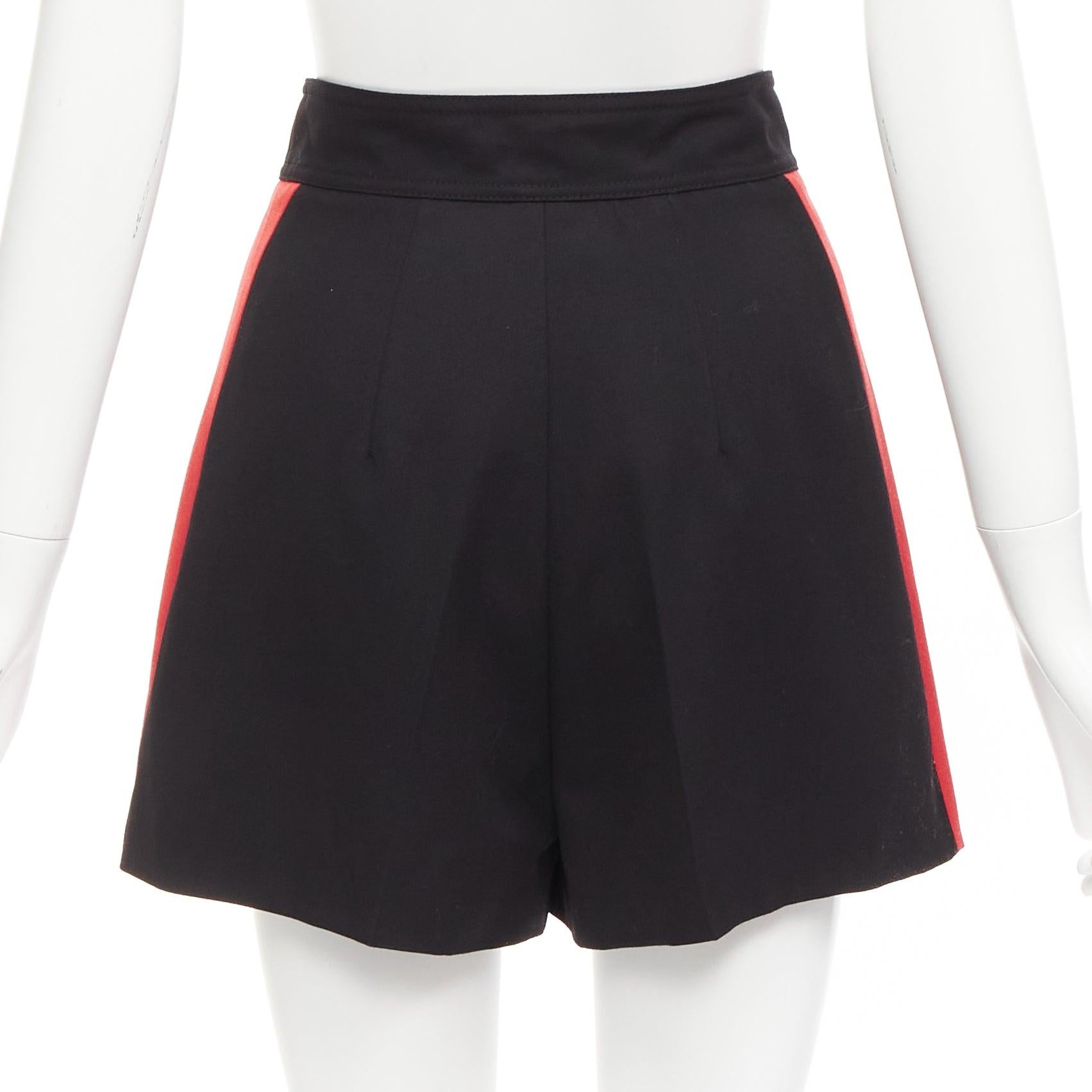 ALEXANDER MCQUEEN 2018 Rot-Weiß gestreifte breite Shorts aus schwarzer Schurwolle IT38 XS Damen im Angebot