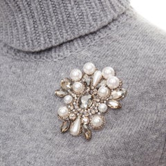 ALEXANDER MCQUEEN 2020 100% cashmere pearl crystal brooch turtleneck sweater