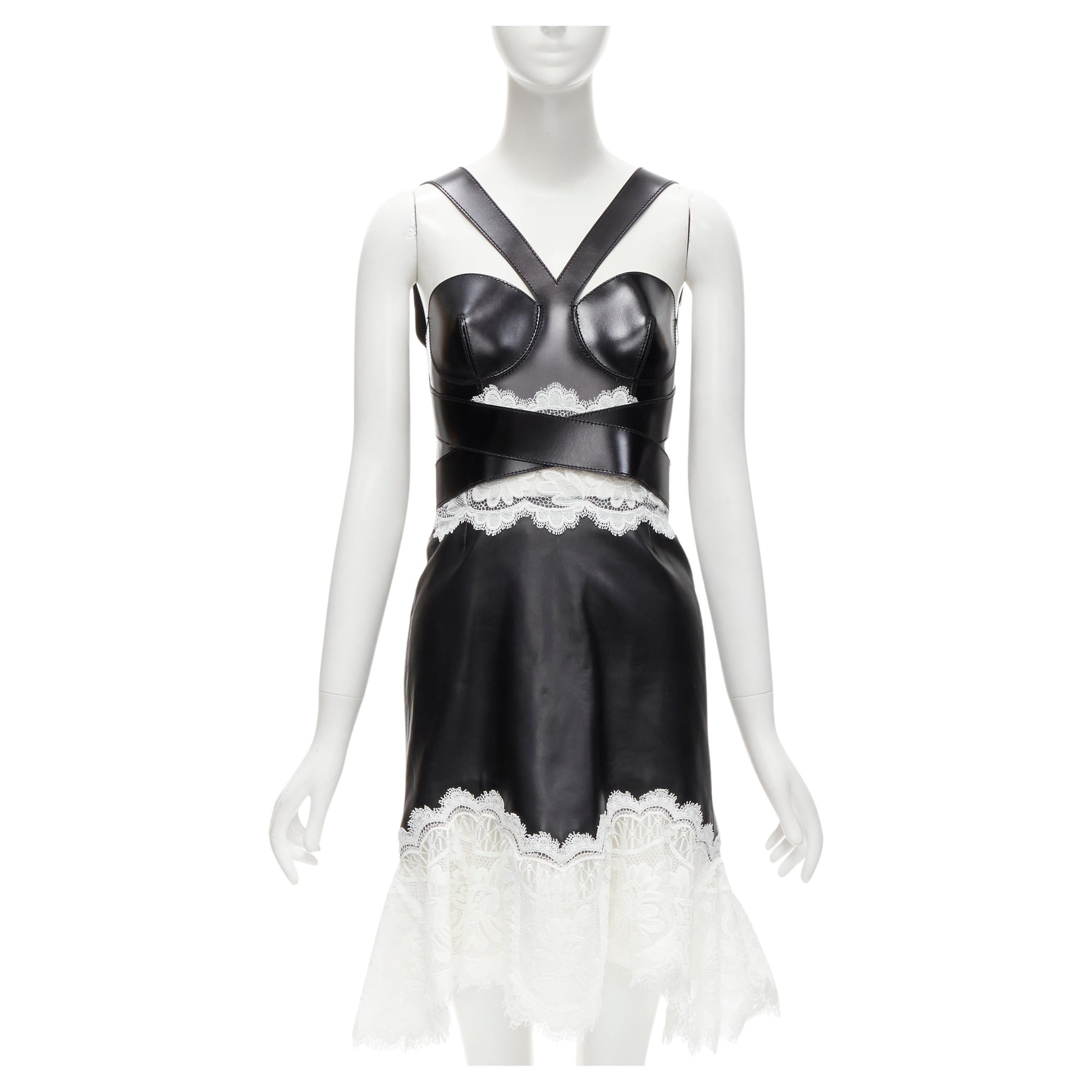 ALEXANDER MCQUEEN 2020 Runway black leather bustier white lace dress IT38 S For Sale