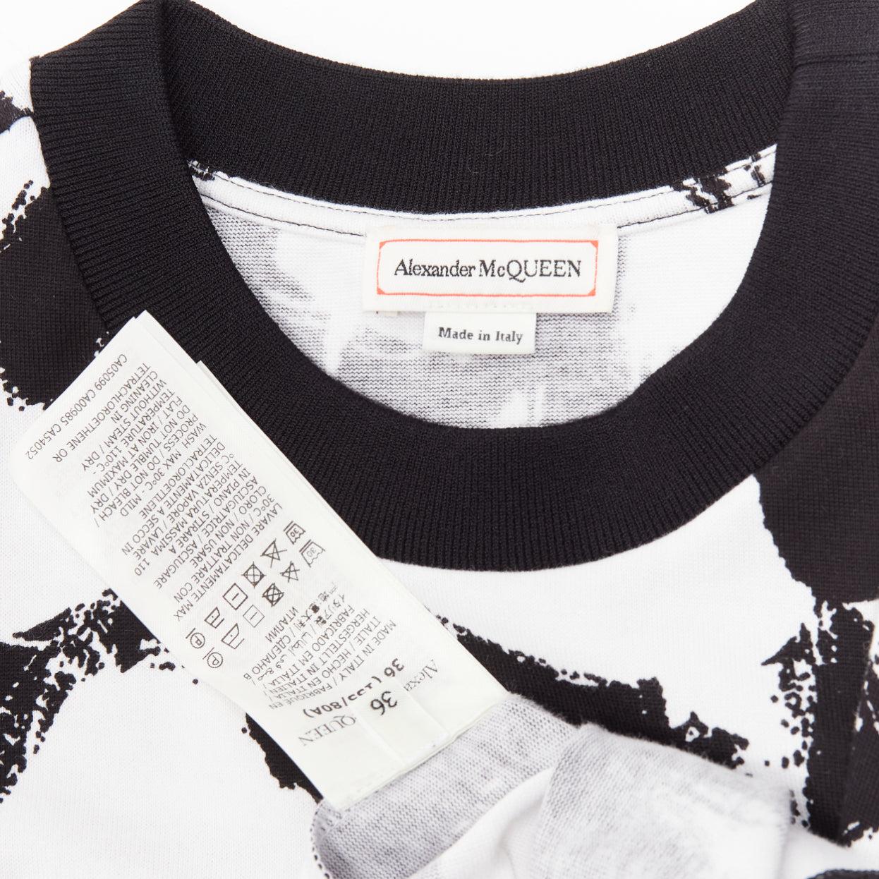 ALEXANDER MCQUEEN 2021 black white cotton graffiti brush boxy top IT36 XXS For Sale 3