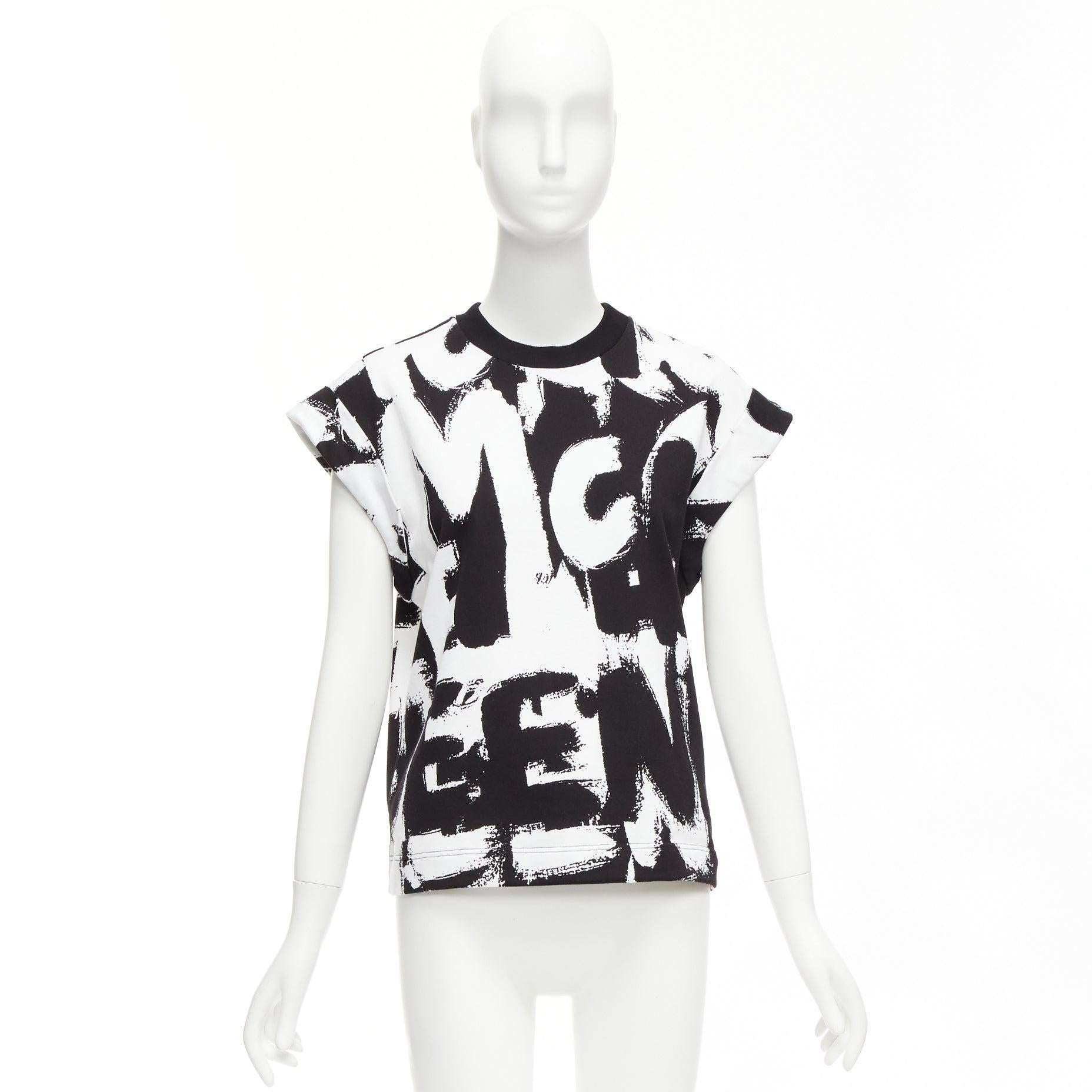 Alexander McQueen 2021 - Top boxy en coton graffiti noir et blanc IT36 XXS en vente 5