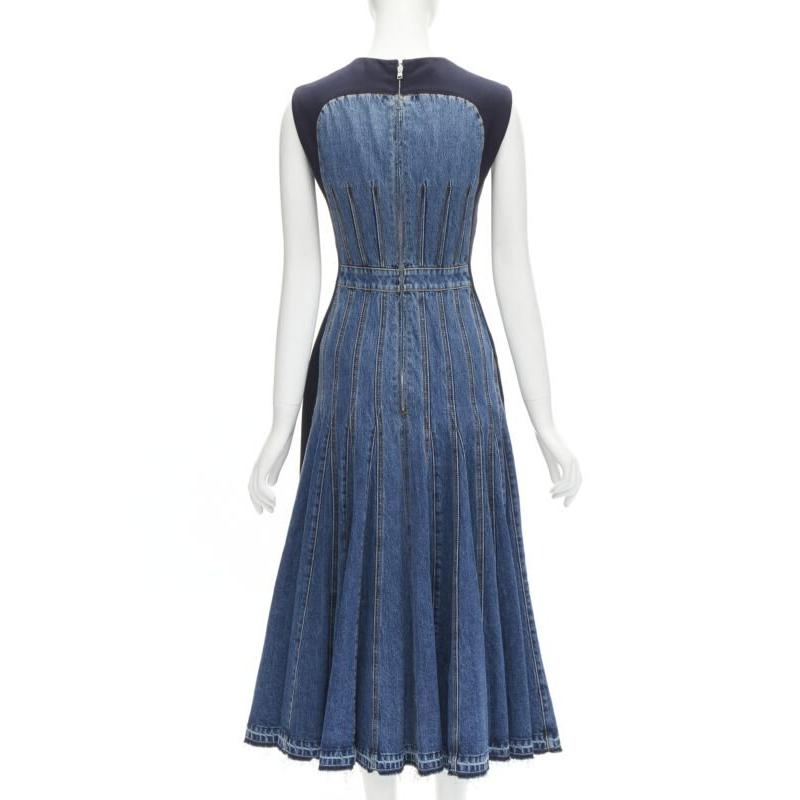 ALEXANDER MCQUEEN 2021 Korsett-Spitzen-Midikleid mit Denim-Rücken IT38 XS Damen im Angebot