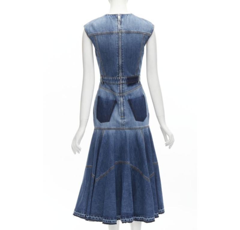 ALEXANDER MCQUEEN - Robe midi en jean lavée avec corsage ombres, taille IT 38 XS, défilé 2021 Pour femmes en vente