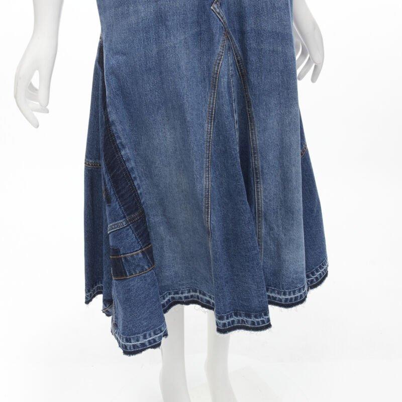 ALEXANDER MCQUEEN - Robe midi en jean lavée avec corsage ombres, taille IT 38 XS, défilé 2021 en vente 3