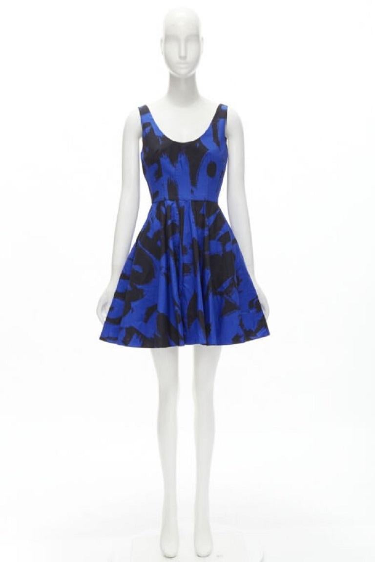 ALEXANDER MCQUEEN 2022 black blue abstract print fit flared scoop dress It38 S For Sale 5