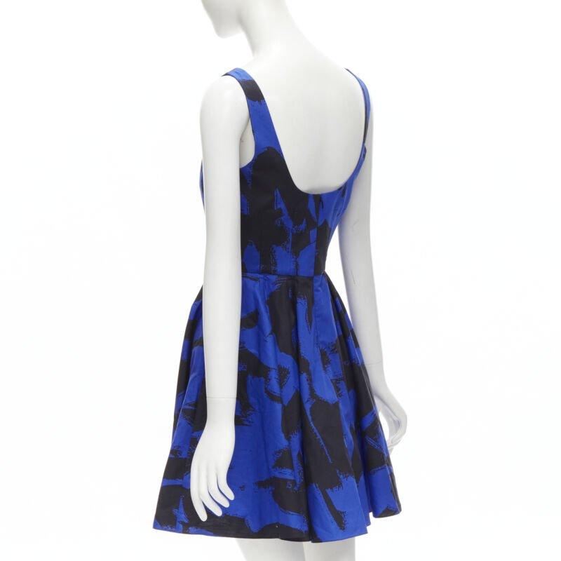 ALEXANDER MCQUEEN 2022 black blue abstract print fit flared scoop dress It38 S For Sale 1