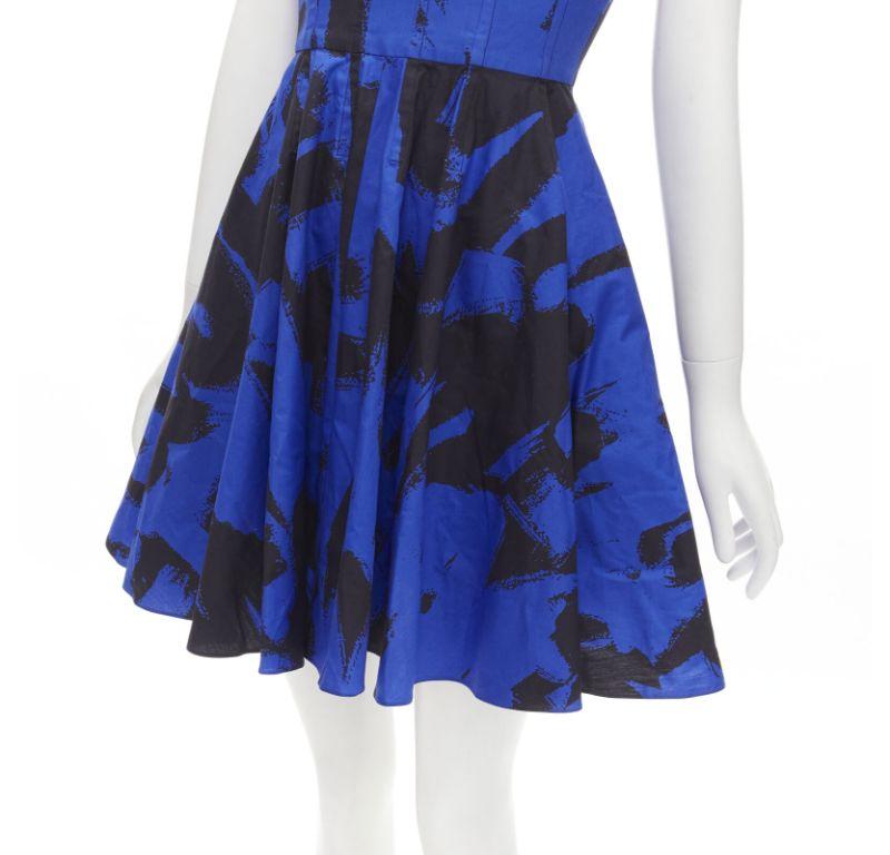 ALEXANDER MCQUEEN 2022 black blue abstract print fit flared scoop dress It38 S For Sale 2