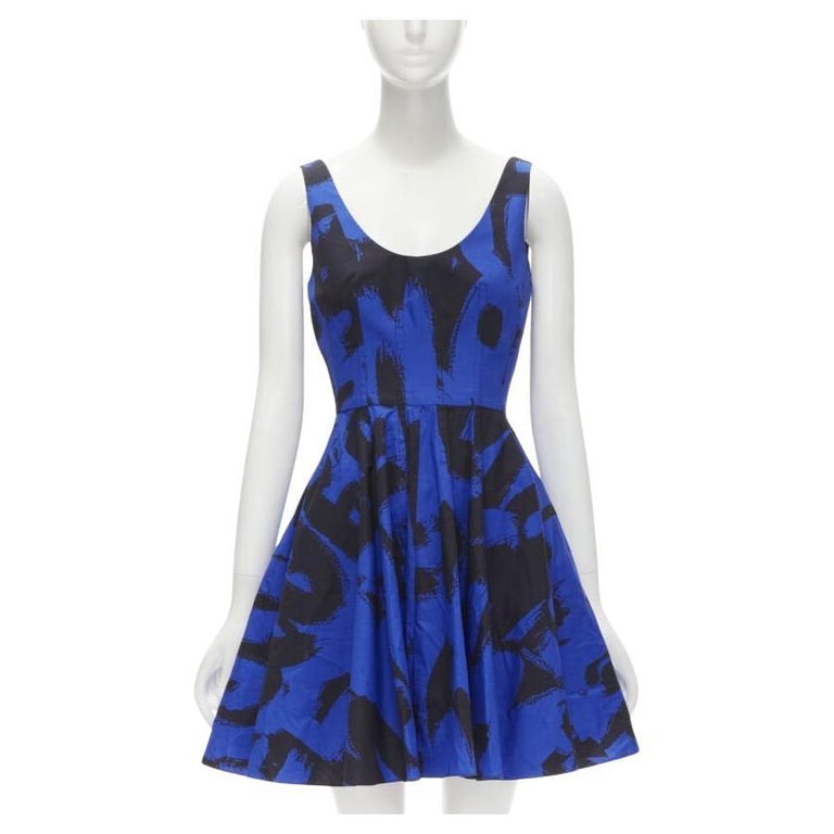 ALEXANDER MCQUEEN 2022 black blue abstract print fit flared scoop dress  It38 S For Sale at 1stDibs