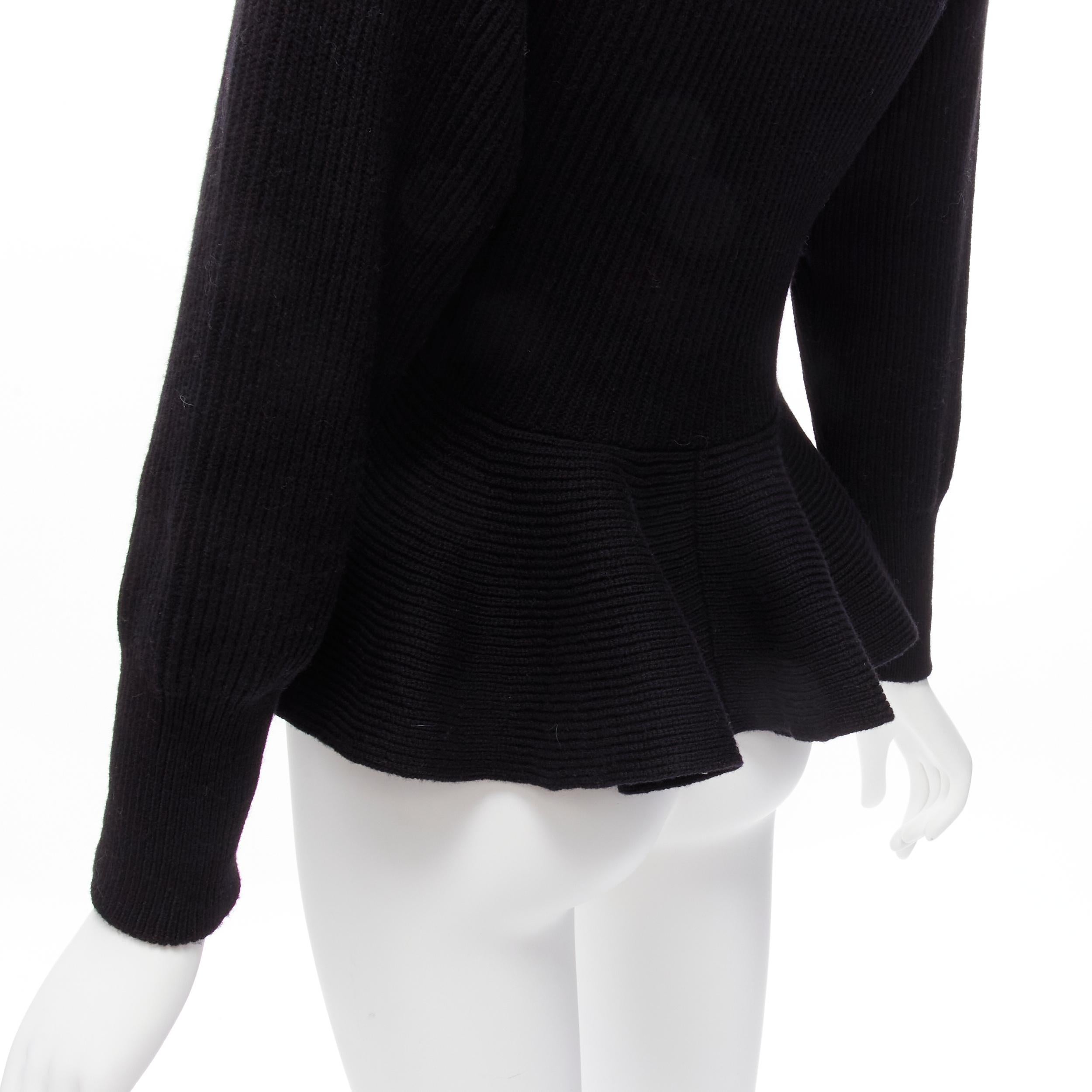 ALEXANDER MCQUEEN 2022 noir logo perles embellies peplum pull côtelé S en vente 2
