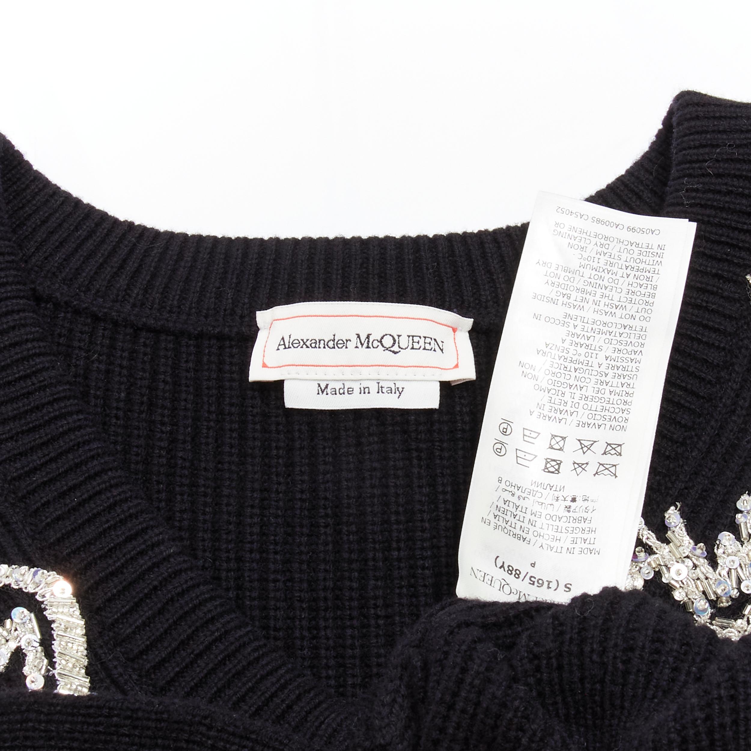 ALEXANDER MCQUEEN 2022 noir logo perles embellies peplum pull côtelé S en vente 4