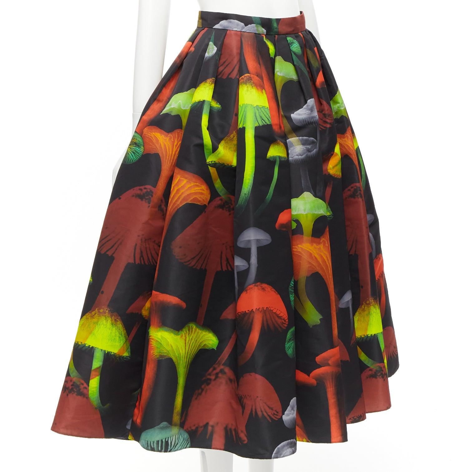 ALEXANDER MCQUEEN 2022 black Psychedelic Mushroom print midi full skirt IT38 XS In Excellent Condition For Sale In Hong Kong, NT