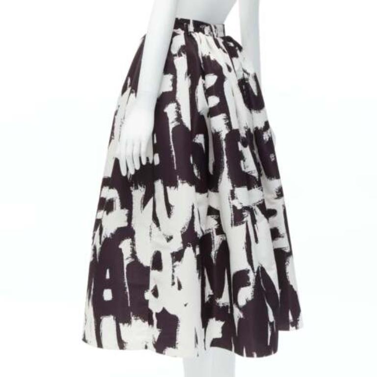 ALEXANDER MCQUEEN 2022 Brush Graffiti black white logo flared skirt IT38 XS For Sale 1