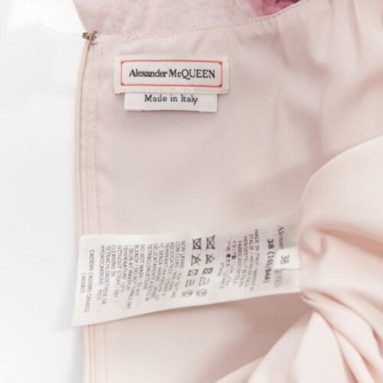 ALEXANDER MCQUEEN 2022 Bata asimétrica con estampado de pinceladas Charles Arnoldi IT38 XS en venta 4