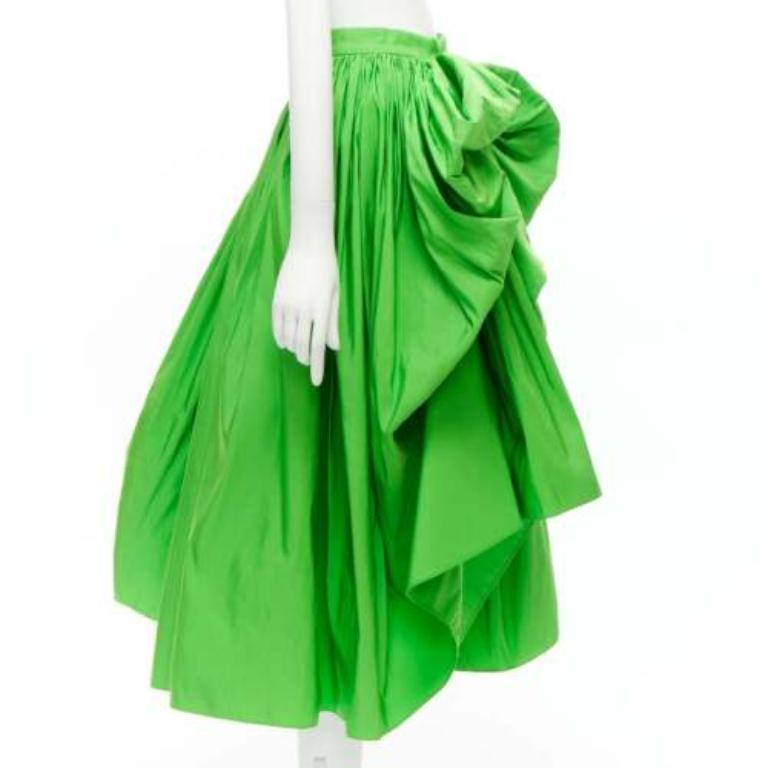 ALEXANDER MCQUEEN 2022 green taffeta bow detail high low cocktail skirt IT38 XS In Excellent Condition For Sale In Hong Kong, NT