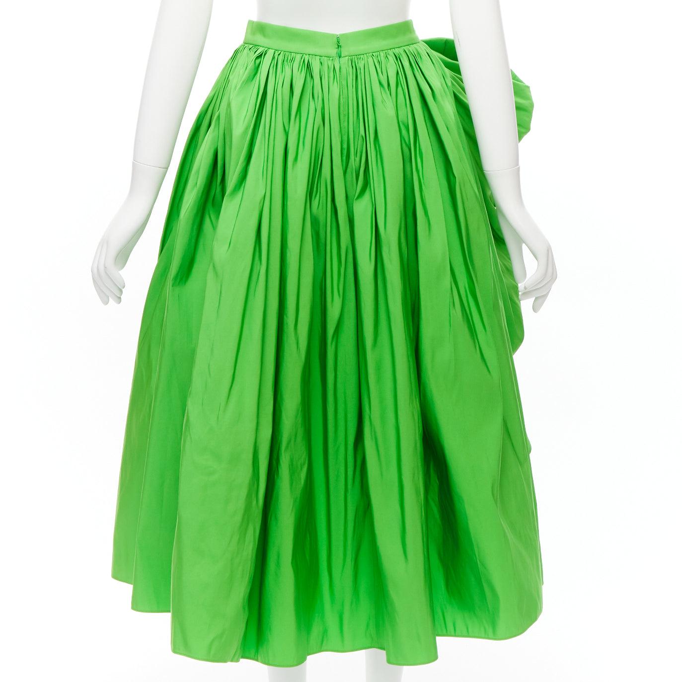 Women's ALEXANDER MCQUEEN 2022 green taffeta bow detail high low cocktail skirt IT38 XS For Sale