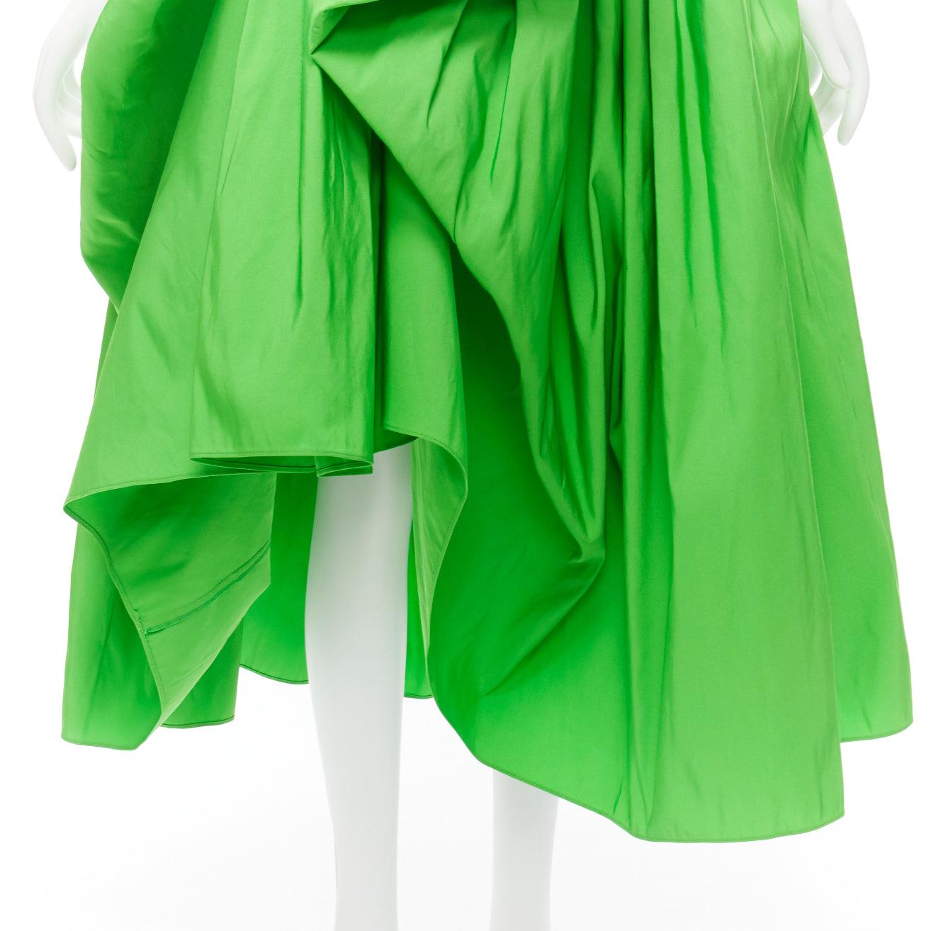 ALEXANDER MCQUEEN 2022 green taffeta bow detail high low cocktail skirt IT38 XS For Sale 2