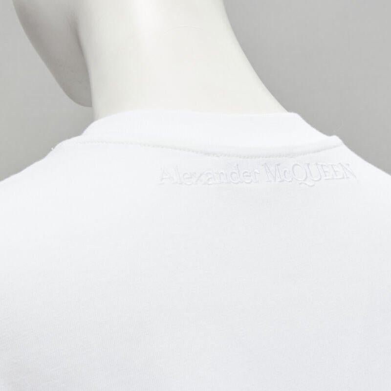 ALEXANDER MCQUEEN 2022 Hybrid white spiral ruffle cotton tshirt dress IT36 XS
Reference: AAWC/A00090
Brand: Alexander McQueen
Designer: Sarah Burton
Material: Cotton, Polyester
Color: Off White
Pattern: Solid
Extra Details: Designed to look like a