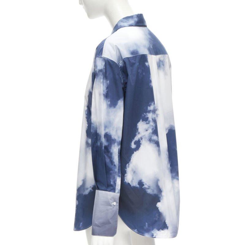 ALEXANDER McQueen 2022 Camicia con polsino in cotone blu nuvola IT38 XS in vendita 1